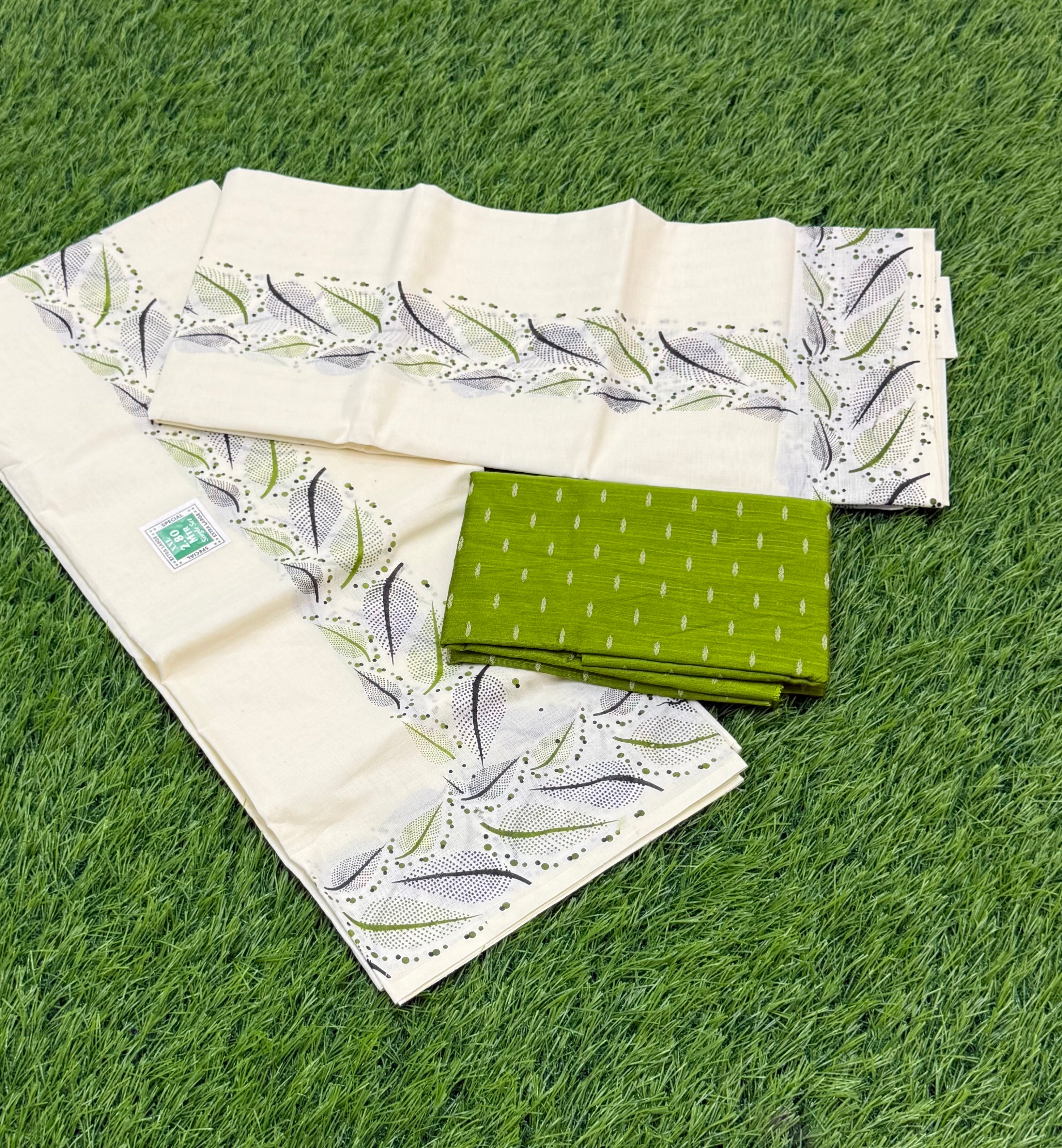 FANCY PRINTED SINGLE SET MUNDU (MUNDUM NERIYATHUM) WITH BLOUSE PIECE - 2 X 2.80 MTRS