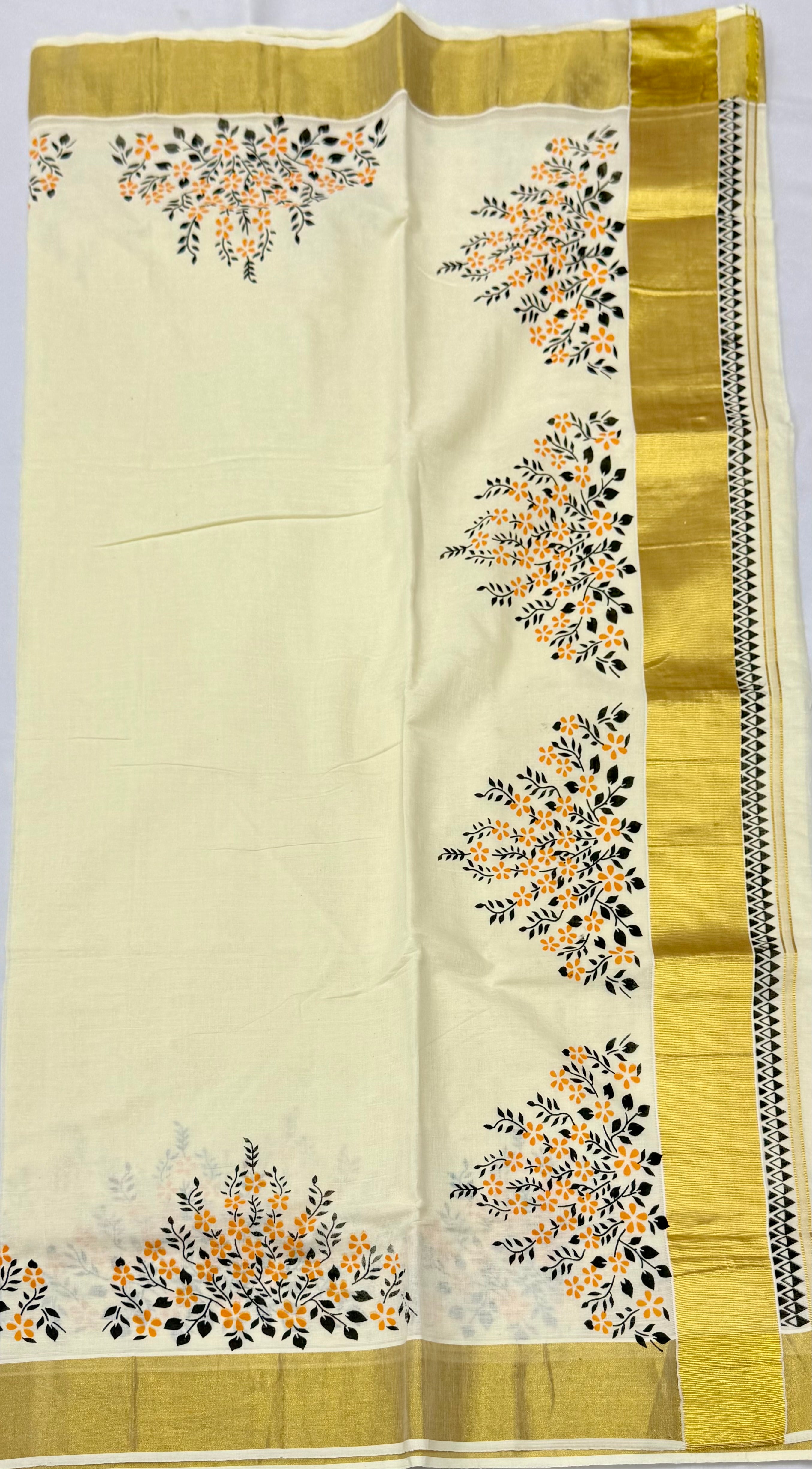 TRADITIONAL PRINTED KASAVU COTTON SAREE (OFF WHITE,GOLD)