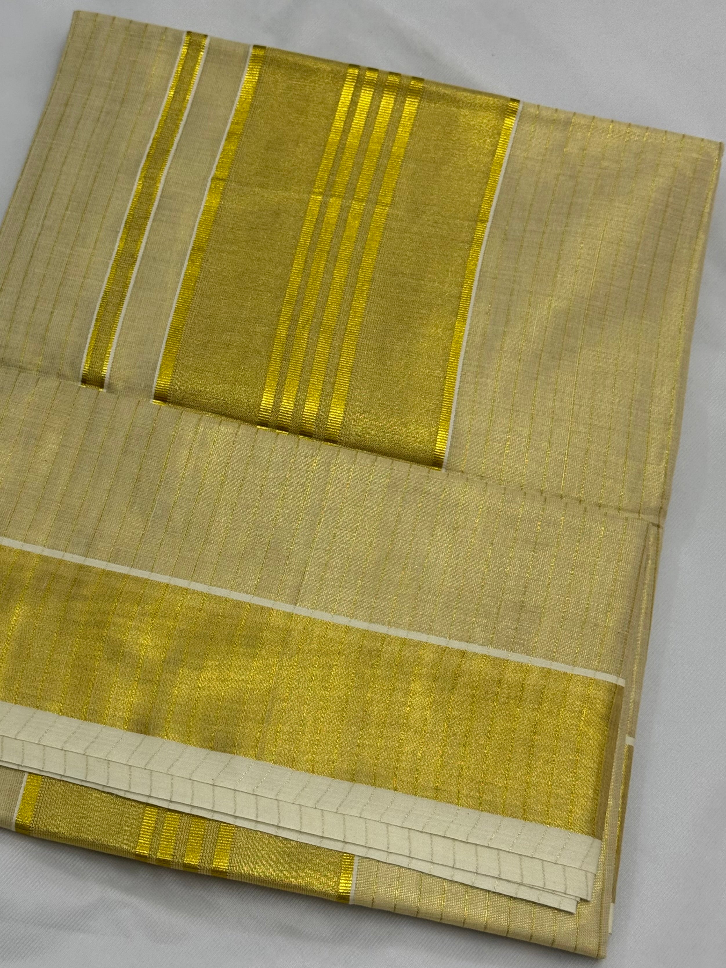 CHECKED KERALA KASAVU TISSUE SAREE - (GOLD,CREAM)