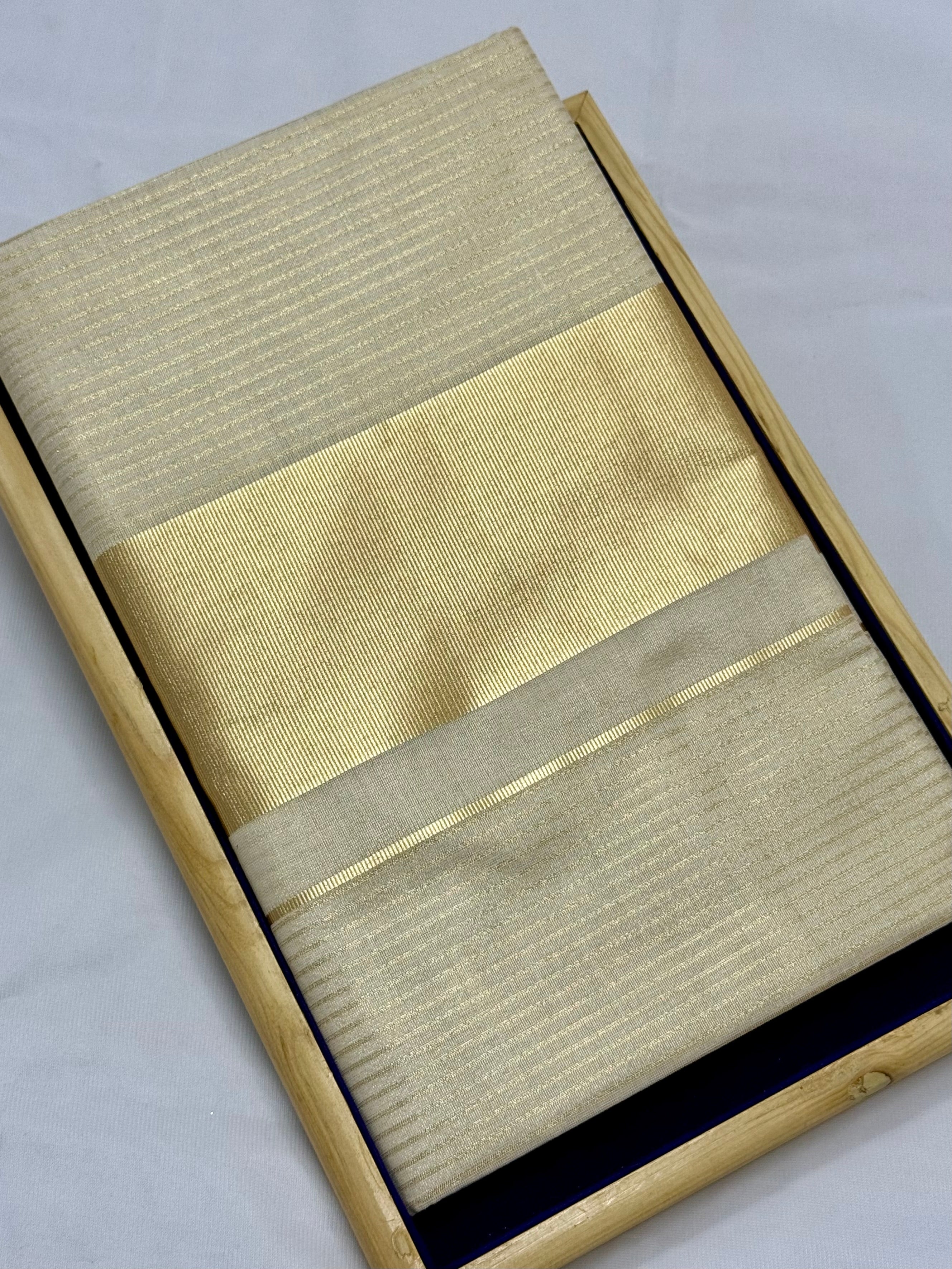 PREMIUM KERALA STRIPES KASAVU TISSUE SAREE - (BEIGE,GOLD)