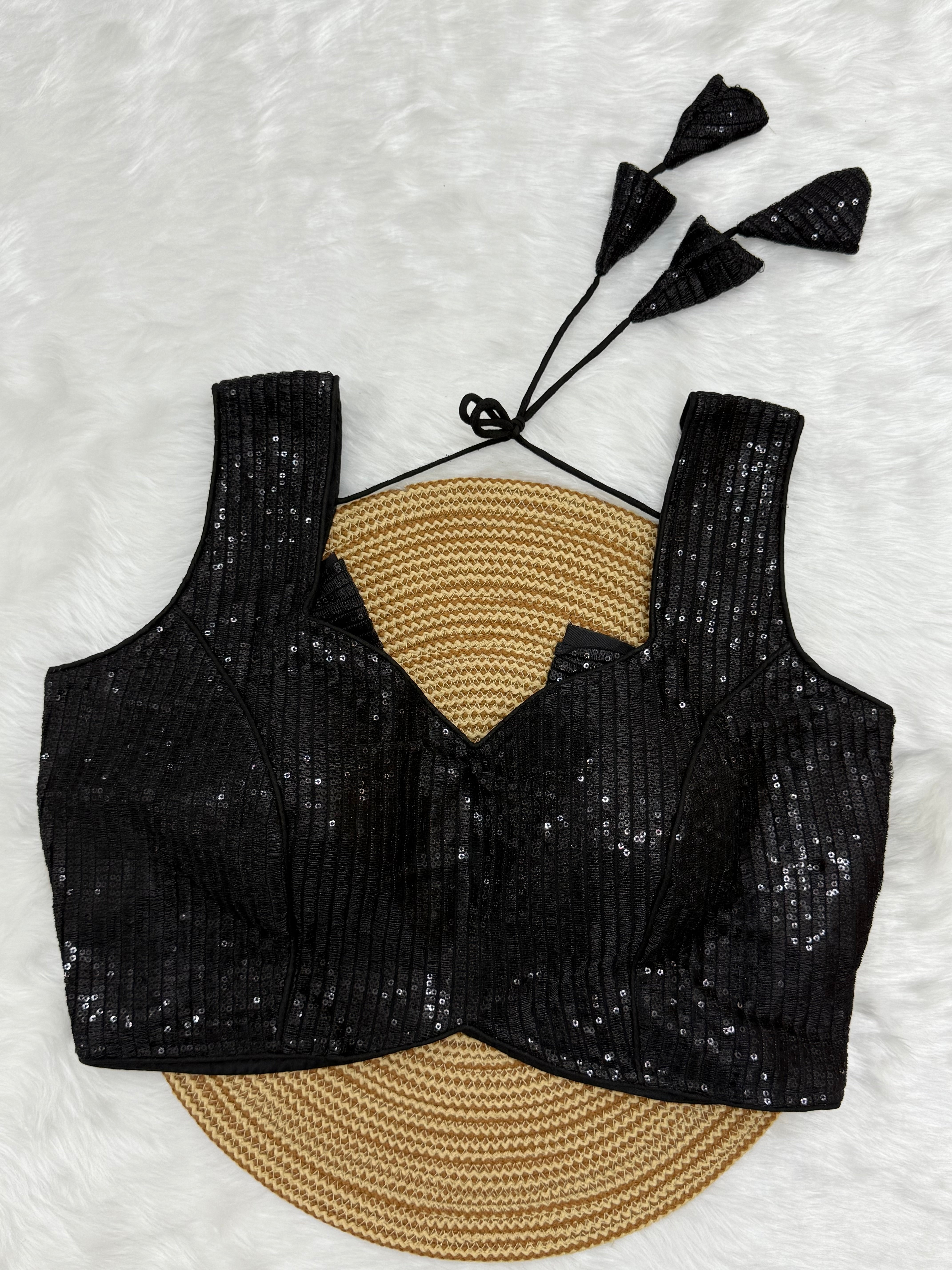 CHUMKIWORK SLEEVELESS BLOUSE- BLACK
