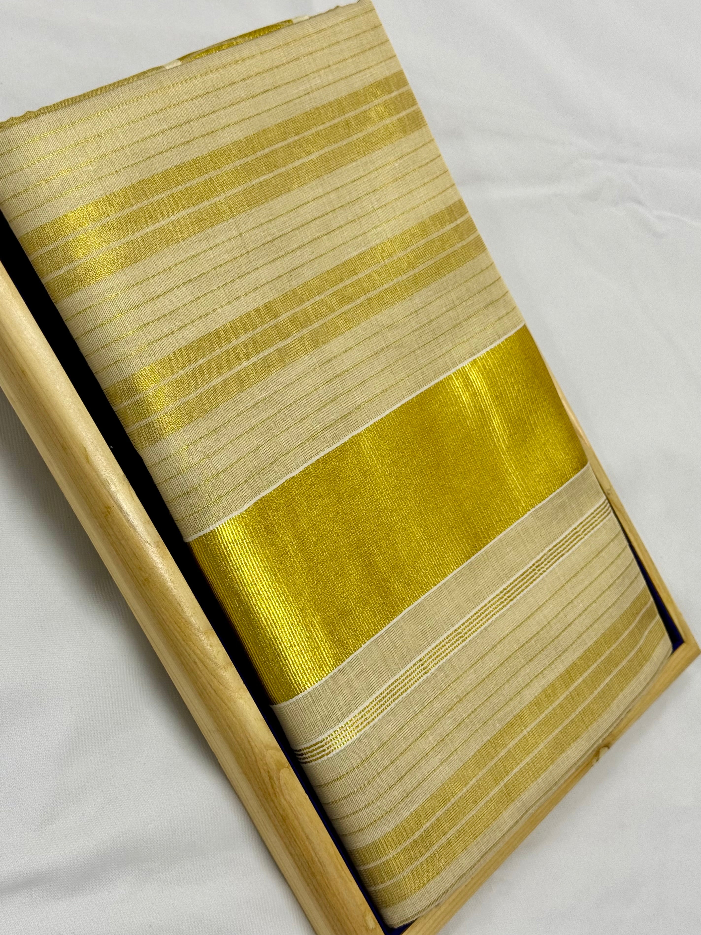 KERALA STRIPES KASAVU TISSUE SAREE - (GOLD,CREAM)