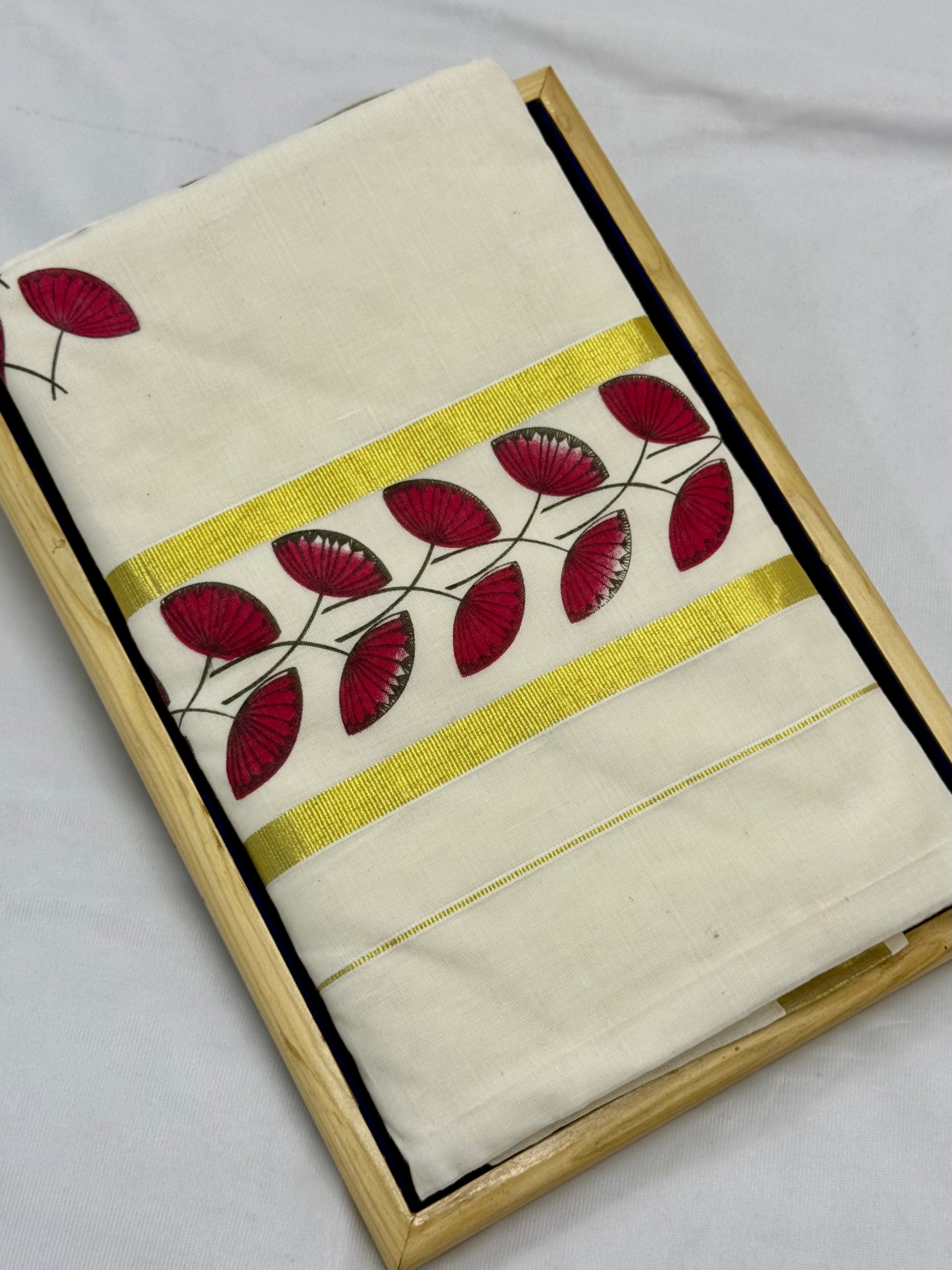 TRADITIONAL PRINTED KASAVU COTTON SAREE (OFF WHITE,GOLD)