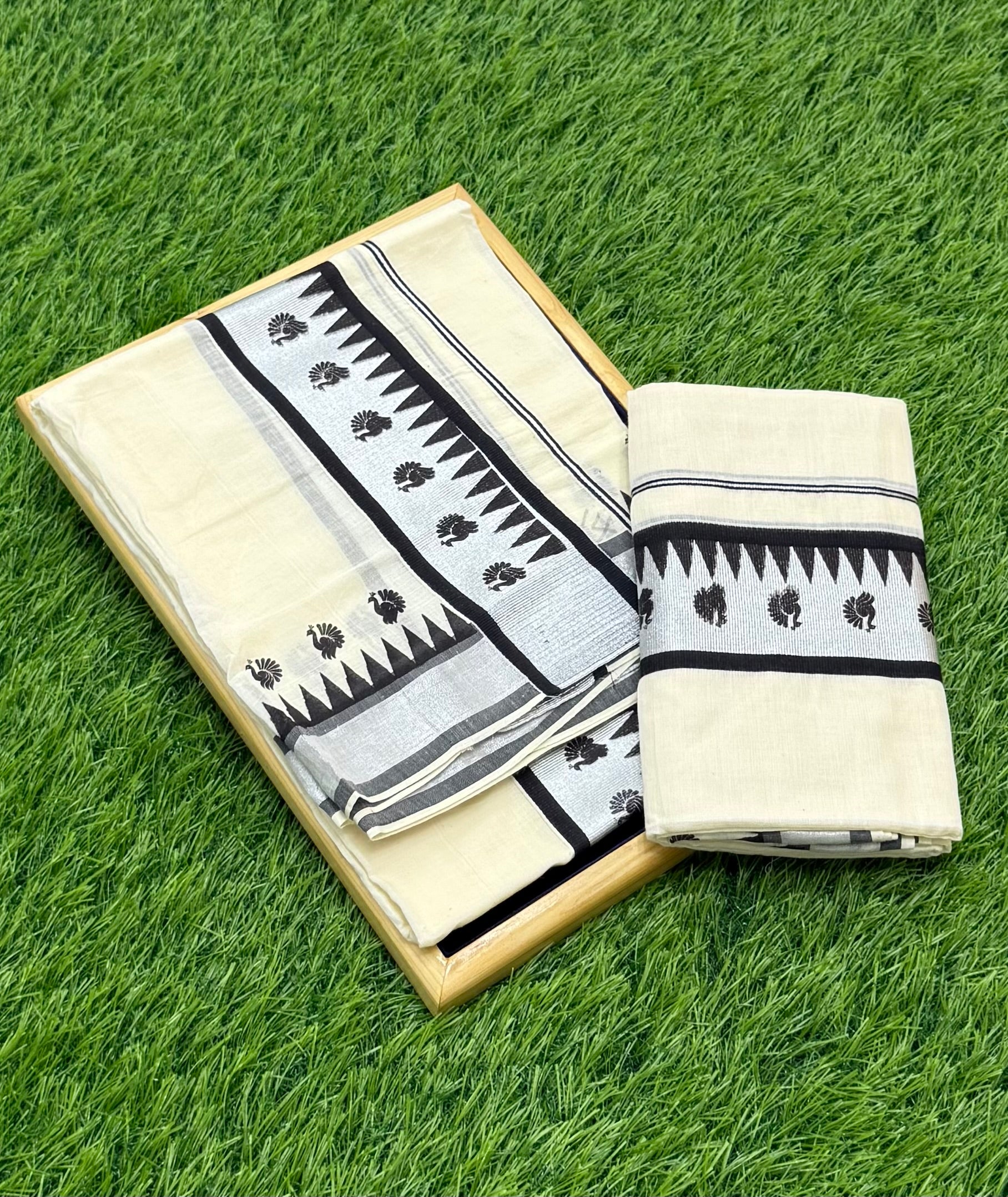 KASAVU COTTON FANCY SINGLE SET MUNDU (MUNDUM NERIYATHUM) - 2 X 2.80 MTRS - (OFF WHITE,SILVER)