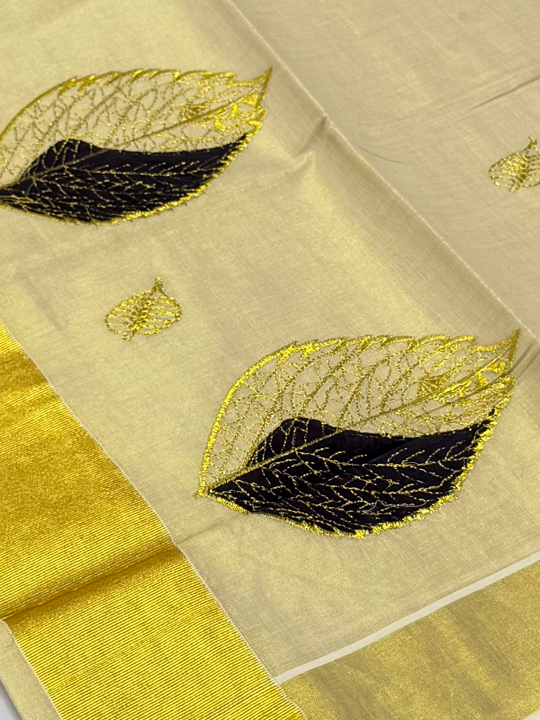 KERALA KASAVU TISSUE SILK EMBROIDERY SAREE - (GOLD,CREAM)