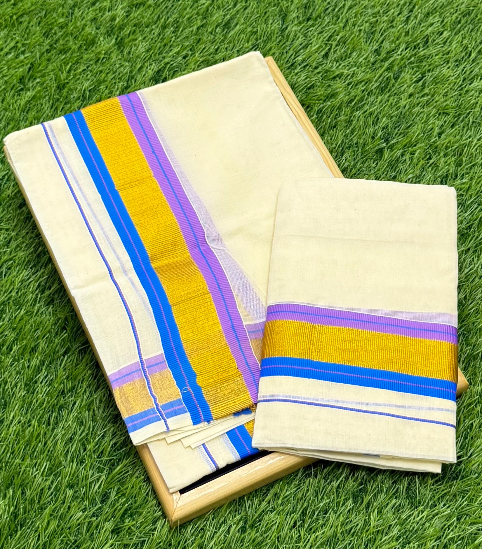 KASAVU COTTON STRIPE PATTERN SINGLE SET MUNDU (MUNDUM NERIYATHUM) - 2 X 2.80 MTRS - (OFF WHITE)