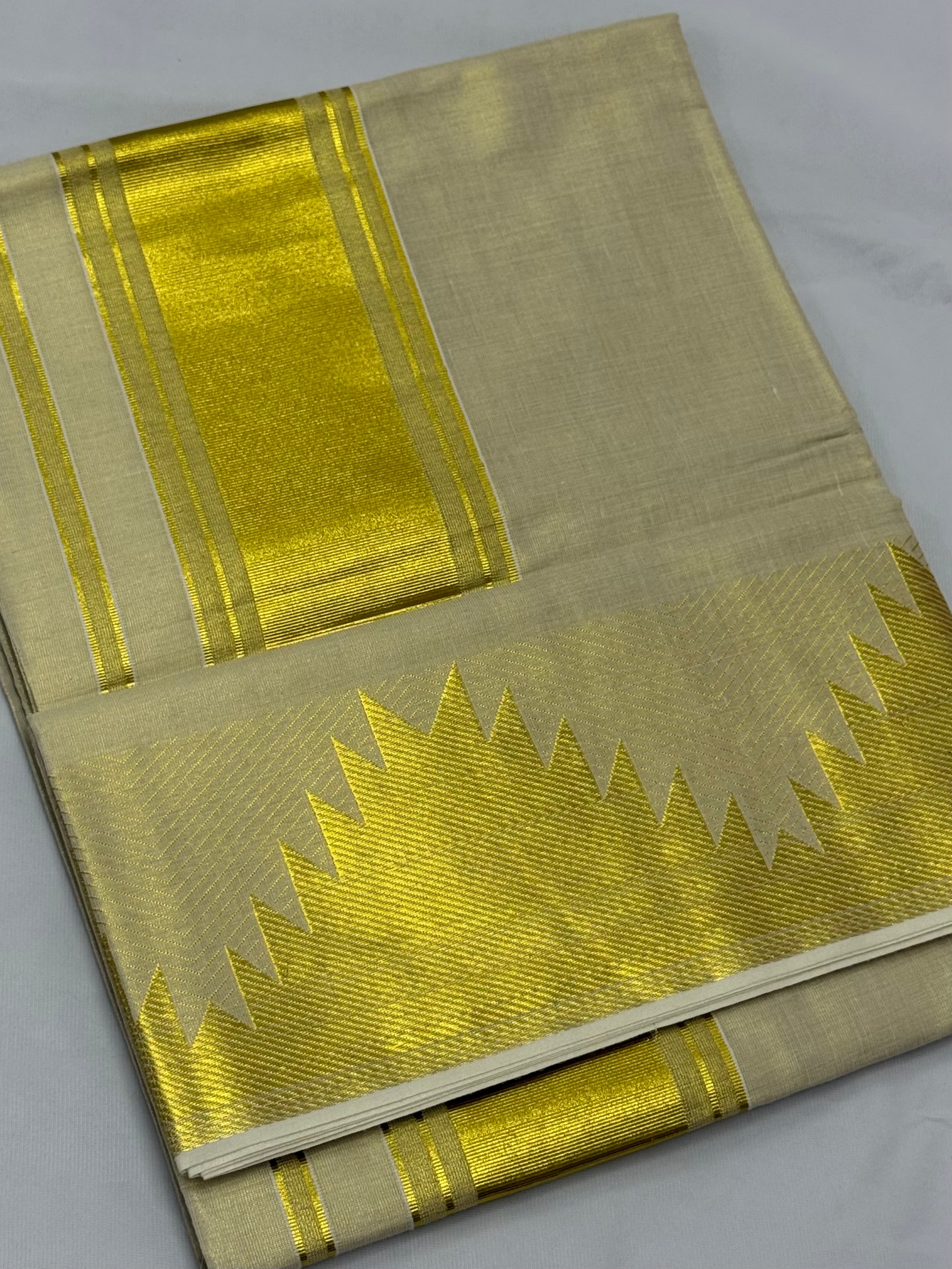CHECKED KERALA KASAVU TISSUE SAREE - (GOLD,CREAM)