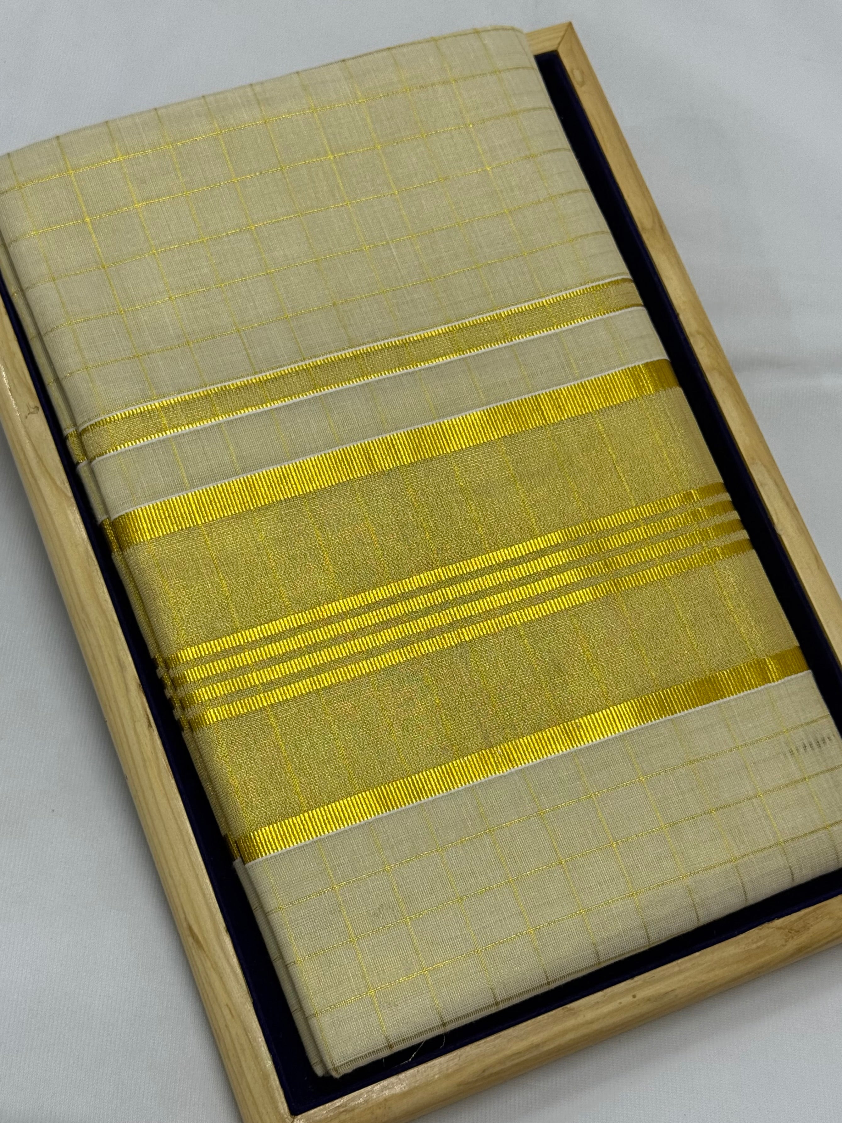 CHECKED KERALA KASAVU TISSUE SAREE - (GOLD,CREAM)