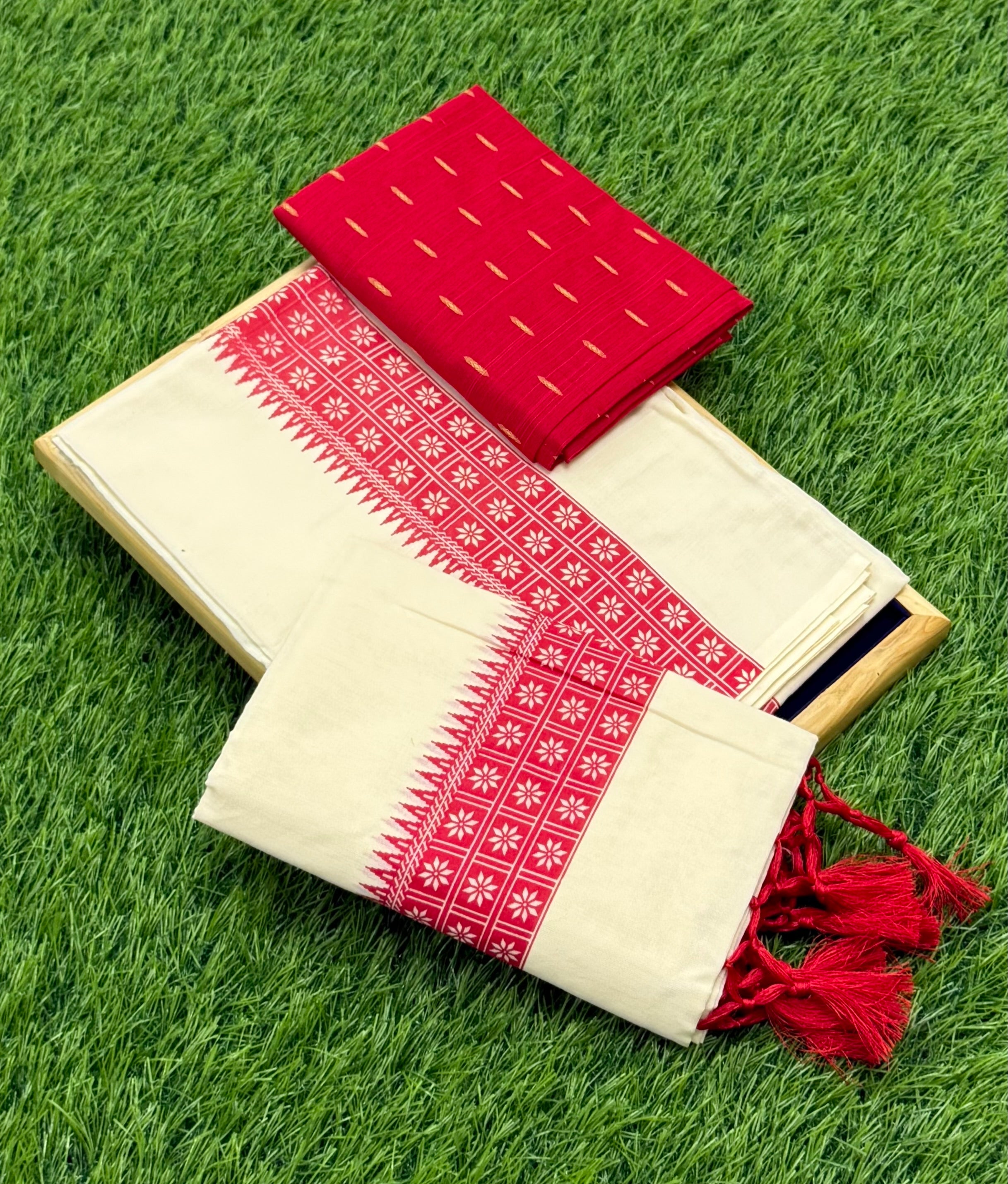 FANCY PRINTED SINGLE SET MUNDU (MUNDUM NERIYATHUM) WITH BLOUSE PIECE - 2 X 2.80 MTRS