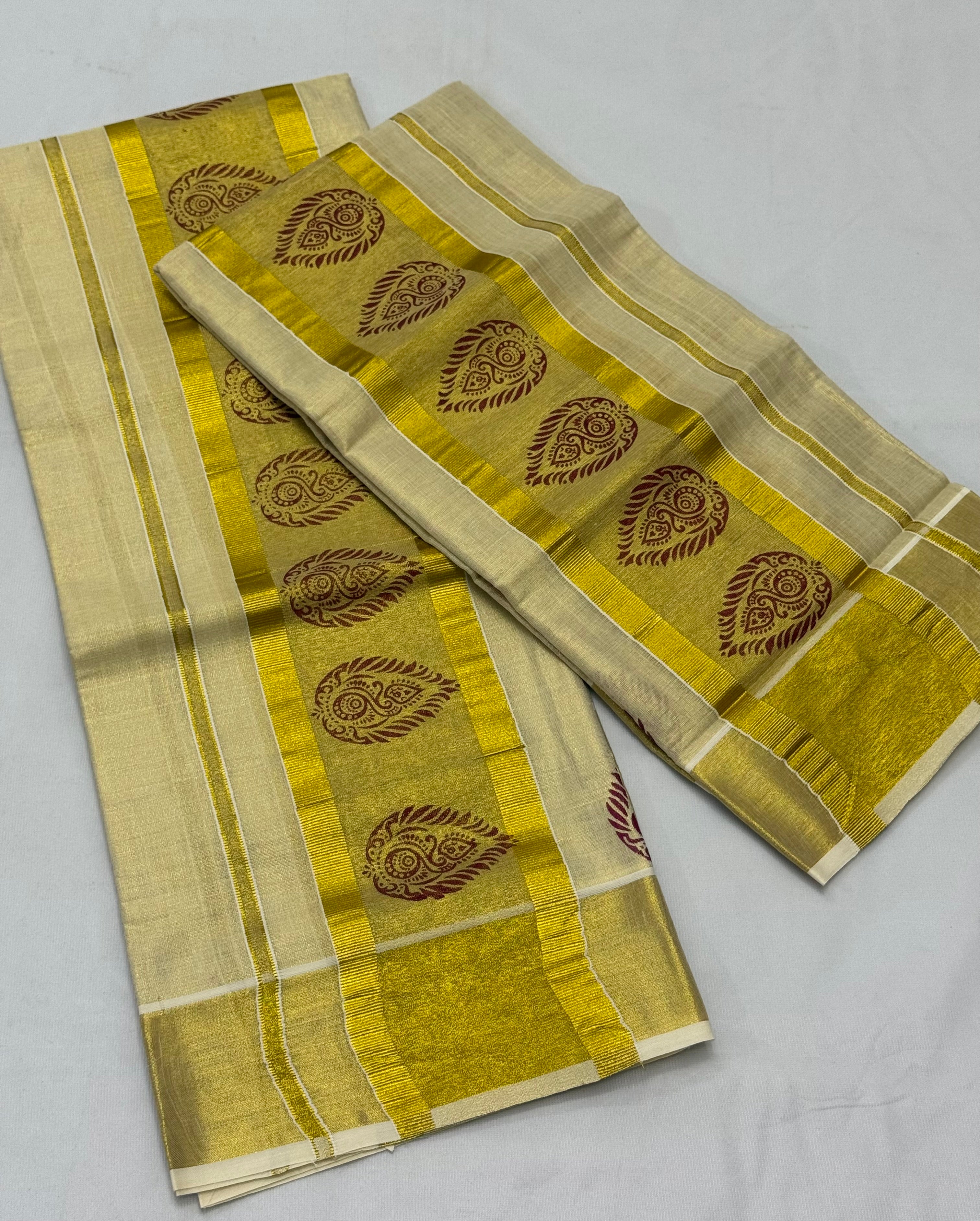 PAISLEY MURAL TISSUE SINGLE SET MUNDU (MUNDUM NERIYATHUM) - 2 X 2.50 MTRS - (CREAM,GOLD)