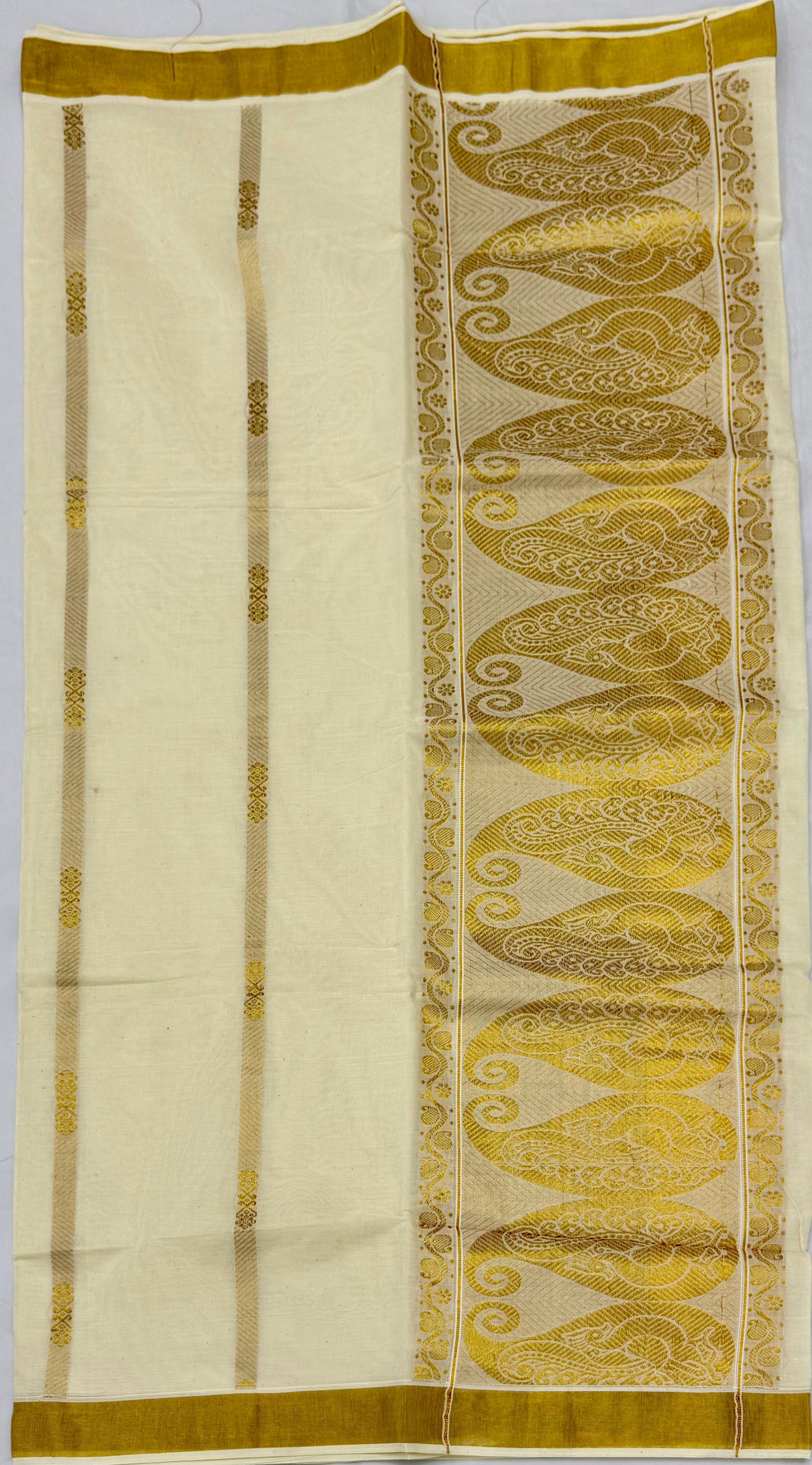 KERALA KASAVU SAREE WITH HEAVY GOLD ZARI PALLU - (OFF WHITE,GOLD)