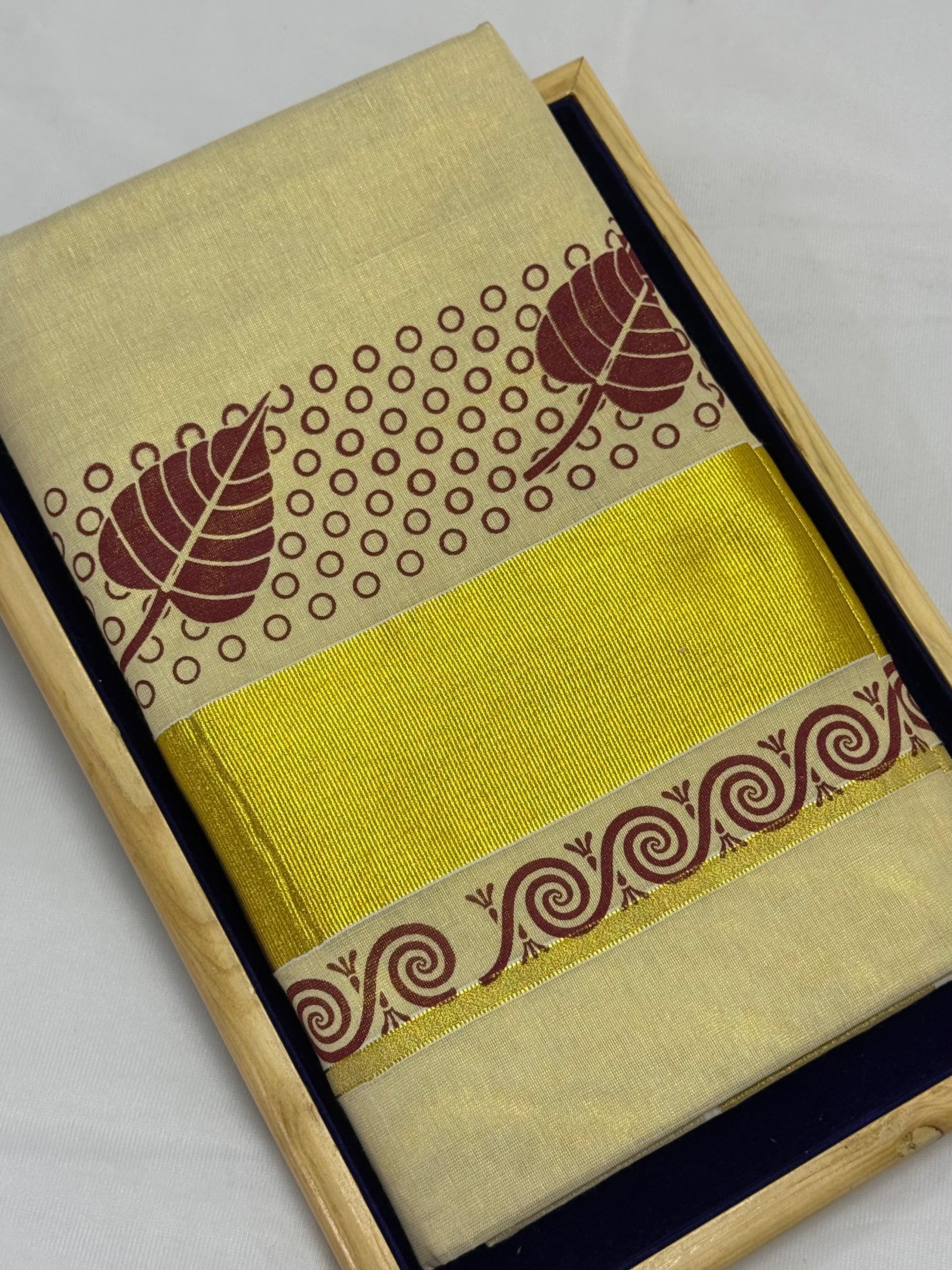 TRADITIONAL TISSUE KASAVU HAND PAINTED SAREE - (GOLD,CREAM)