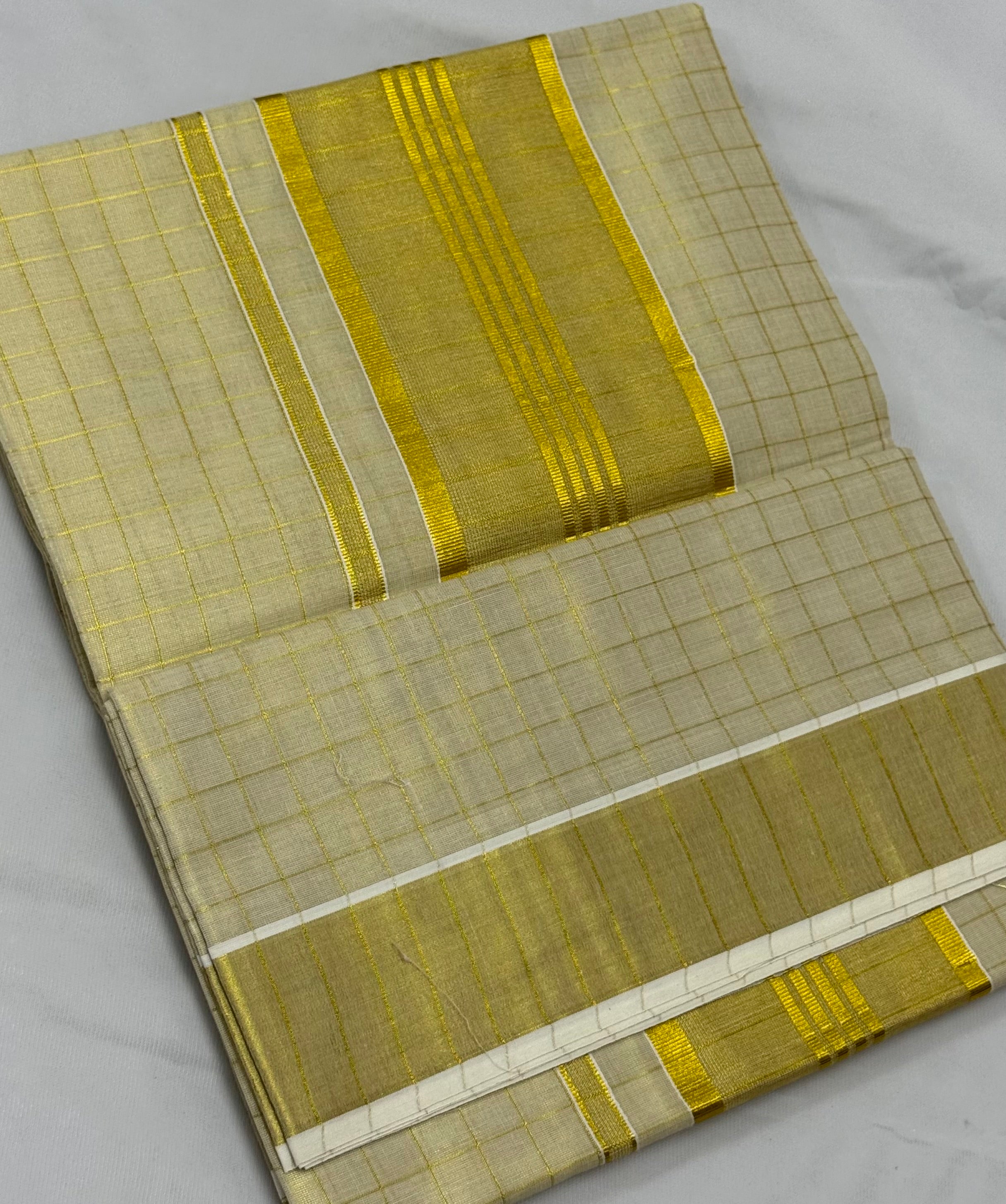 CHECKED KERALA KASAVU TISSUE SAREE - (GOLD,CREAM)