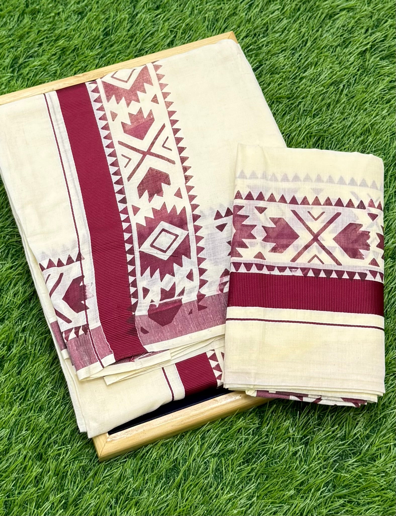 KASAVU COTTON FANCY DOUBLE SET MUNDU (MUNDUM NERIYATHUM) - 4 X 2.50 MTRS