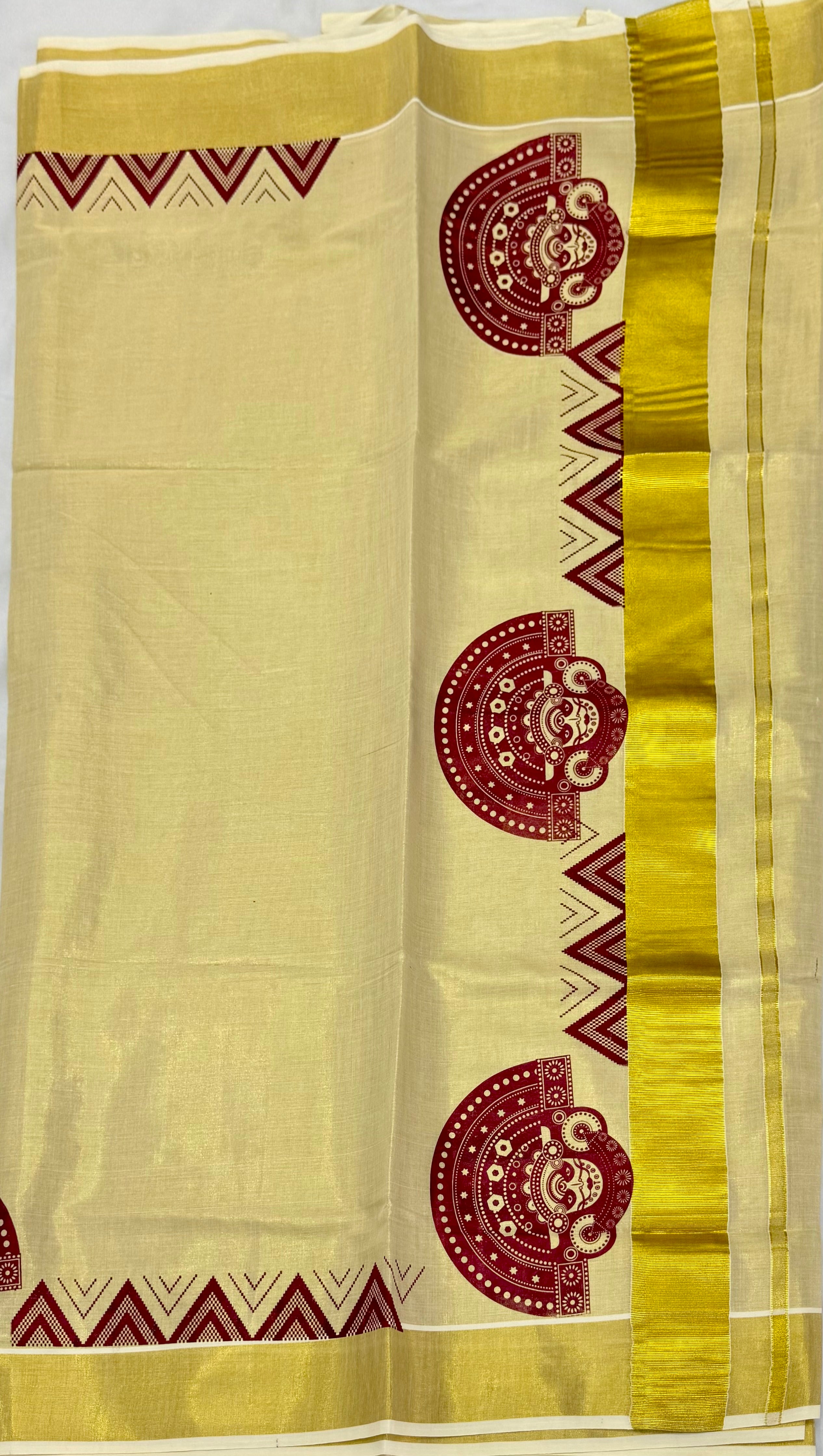 MURAL ART KASAVU TISSUE KERALA SAREE (GOLD,CREAM)