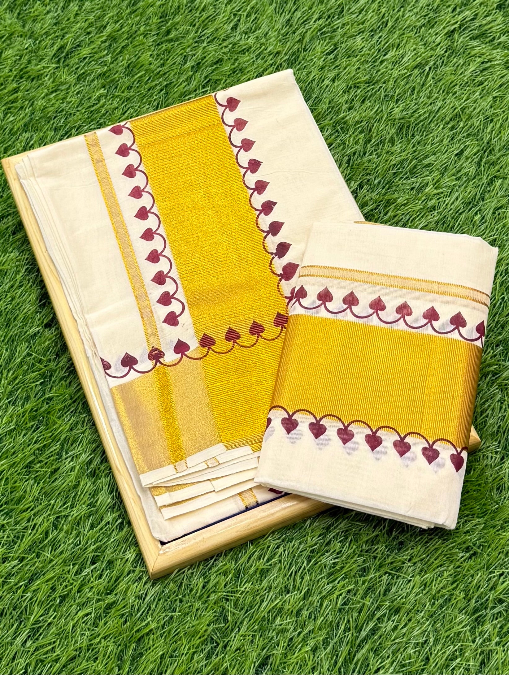KASAVU COTTON FANCY SINGLE SET MUNDU (MUNDUM NERIYATHUM) - 2 X 2.50 MTRS - (OFF WHITE,GOLD)