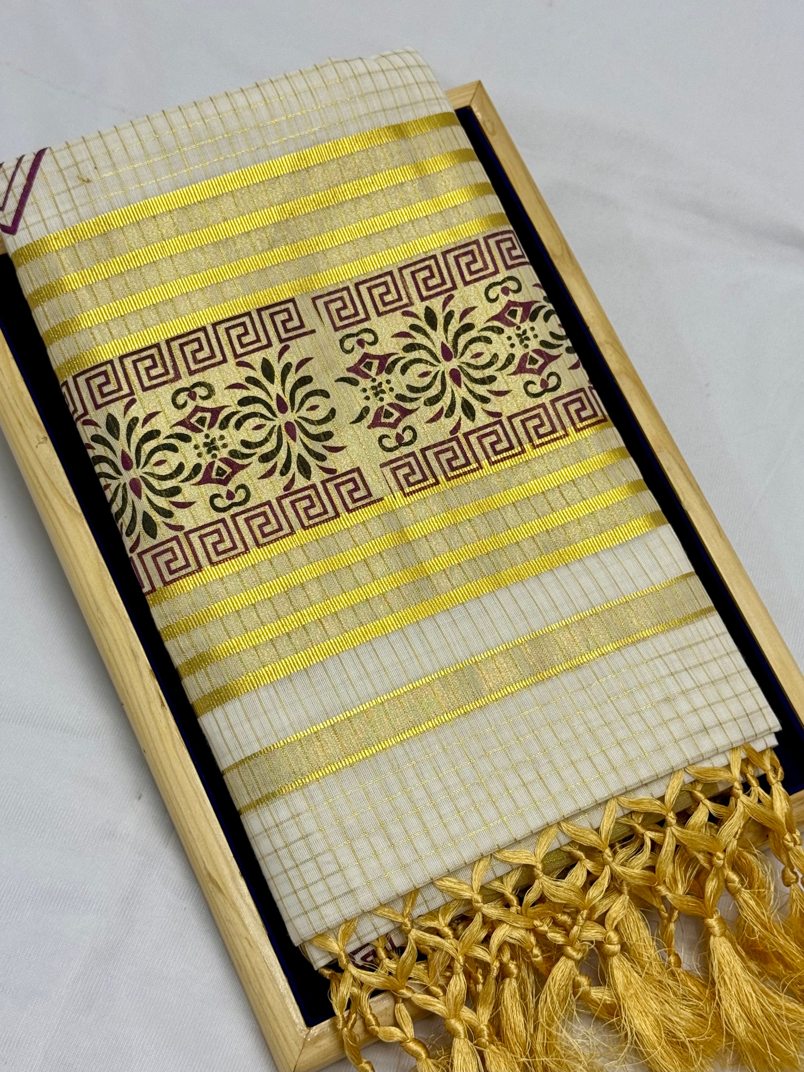 TRADITIONAL PRINTED KASAVU TISSUE CHECKED SAREE (OFF WHITE,GOLD,VIOLET)
