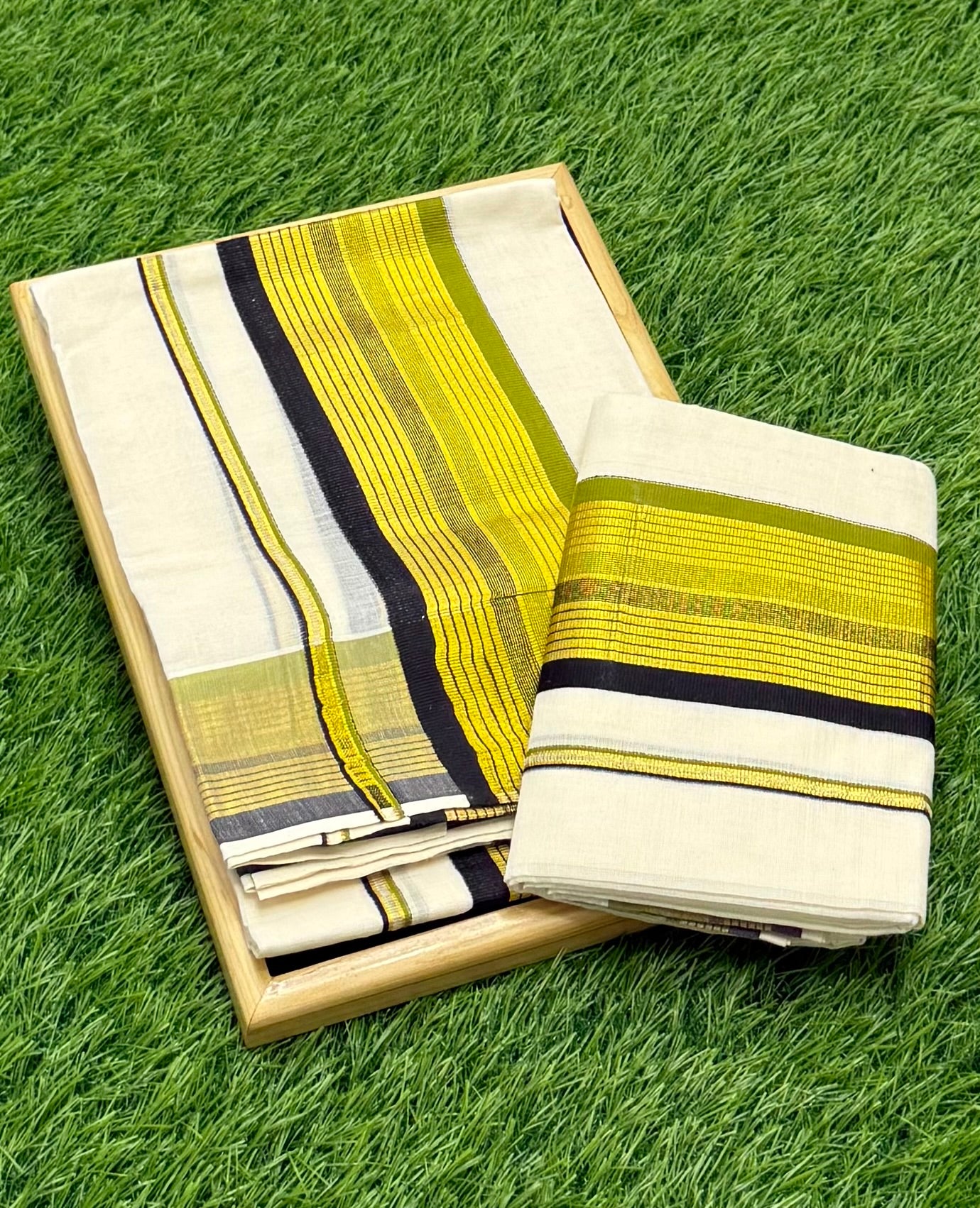 KASAVU COTTON STRIPE PATTERN SINGLE SET MUNDU (MUNDUM NERIYATHUM) - 2 X 2.50 MTRS - (OFF WHITE)