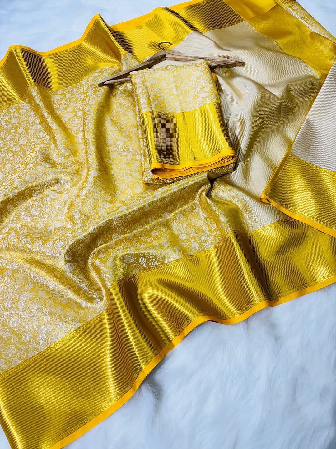 CELEBRITY INSPIRED BANARAS SILK SAREE - GOLD