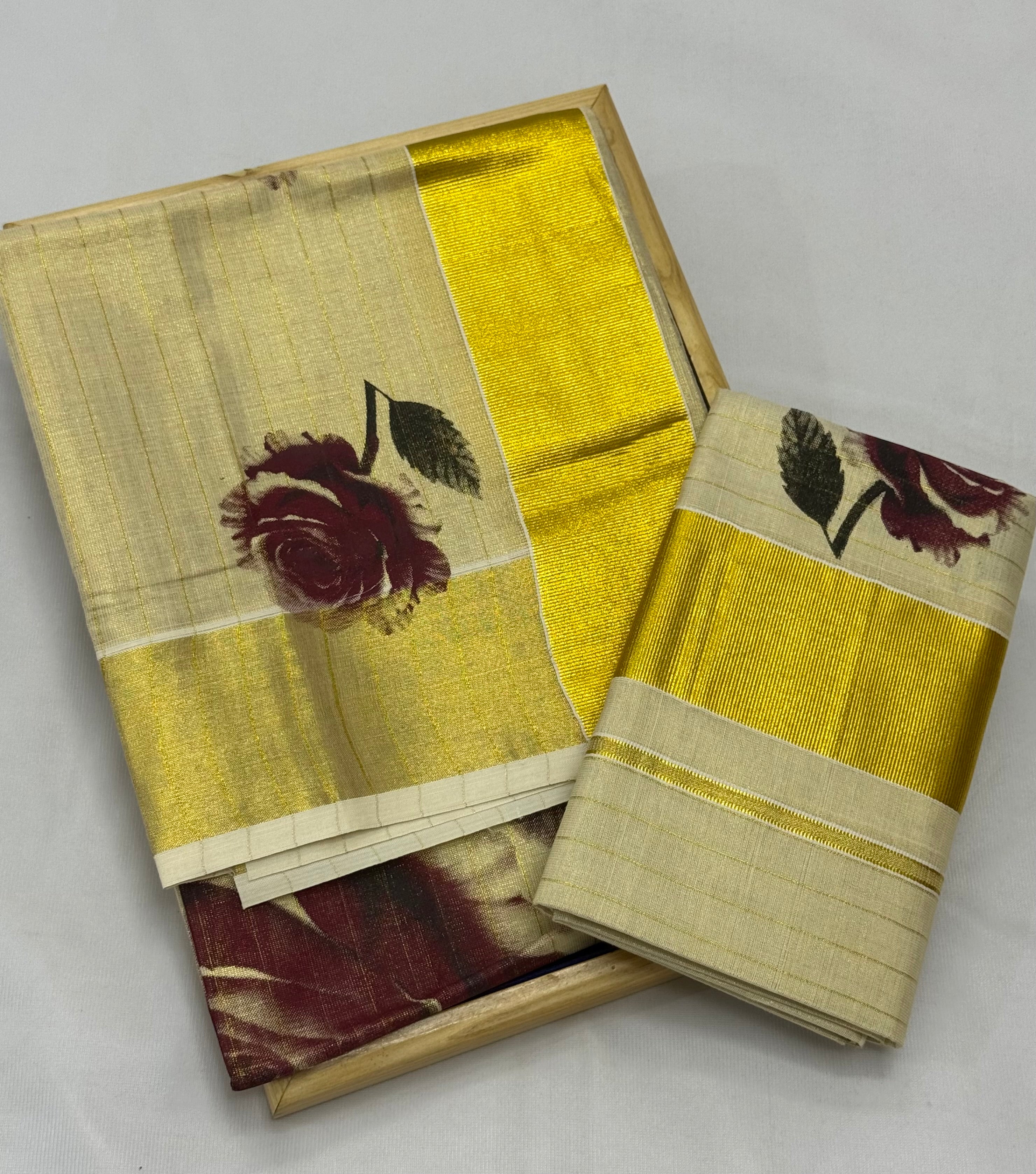 FLORAL TISSUE SINGLE SET MUNDU (MUNDUM NERIYATHUM) - 2 X 2.80 MTRS - (CREAM,GOLD)