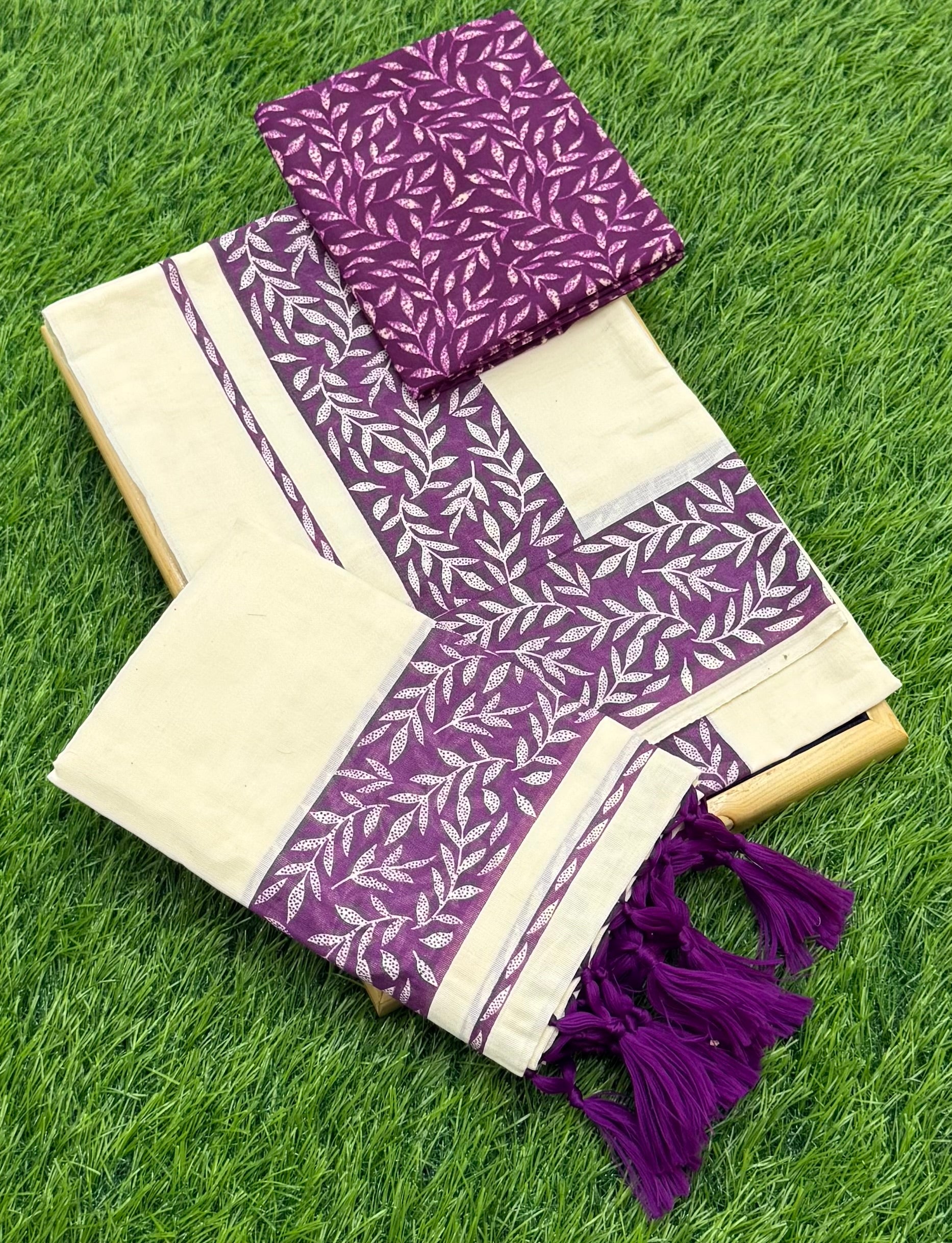 FANCY PRINTED SINGLE SET MUNDU (MUNDUM NERIYATHUM) WITH BLOUSE PIECE - 2 X 2.80 MTRS