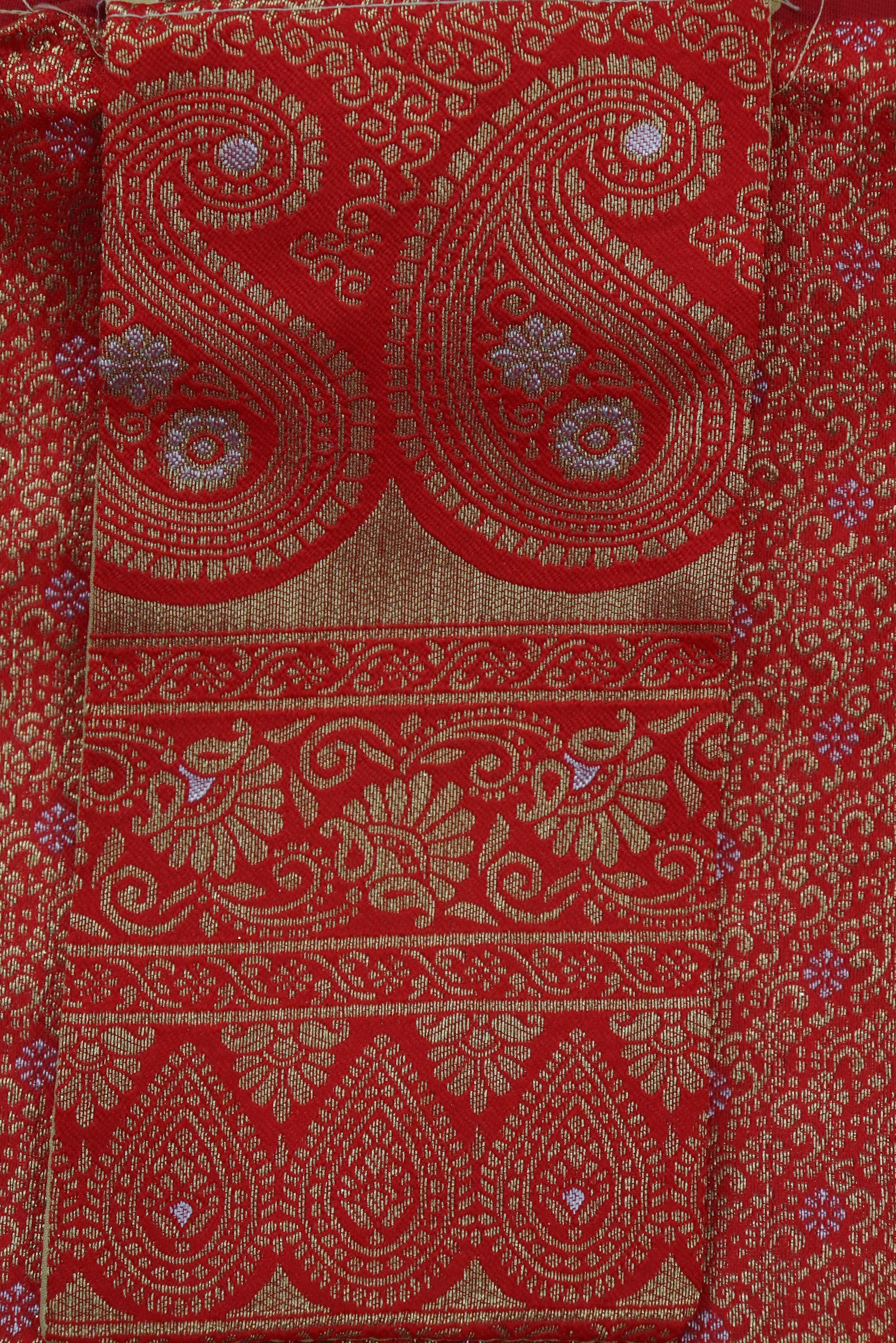 WOMEN'S SANDAL & RED SEMI STITCHED LEHENGA CHOLI WITH DUPATTA GRABO365