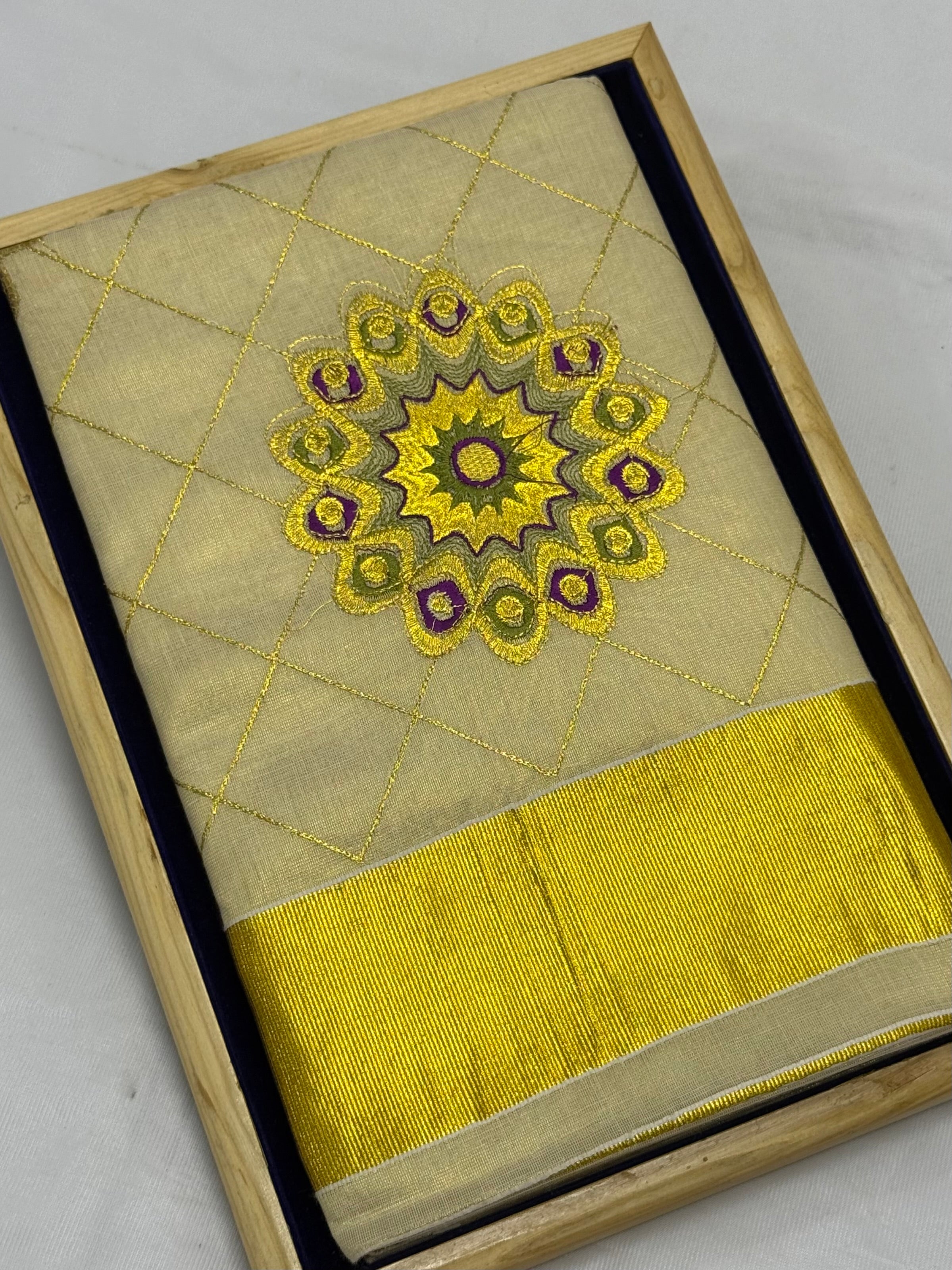 KERALA KASAVU TISSUE SILK EMBROIDERY  SAREE - (GOLD,CREAM)