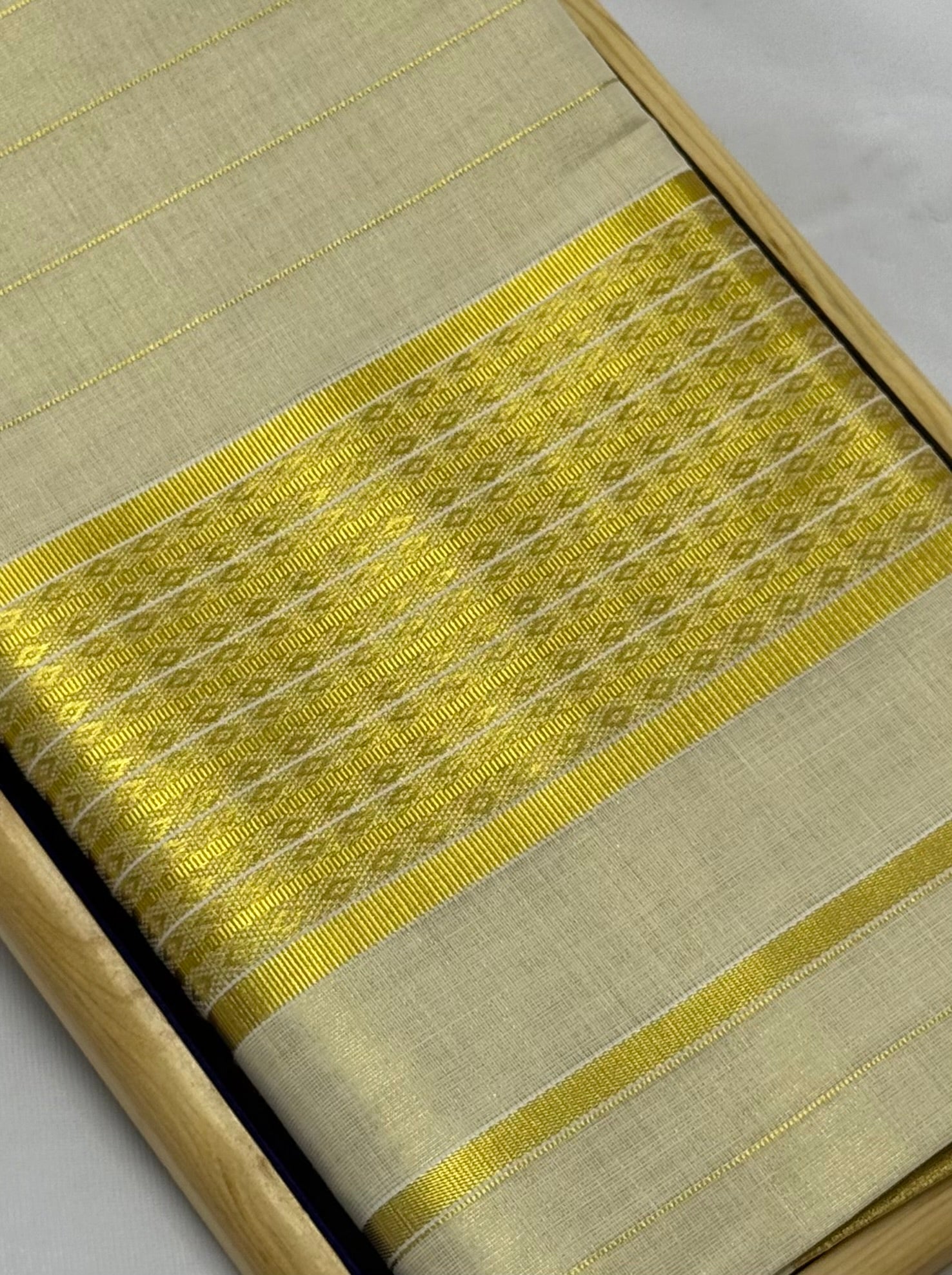 KERALA STRIPES KASAVU TISSUE SAREE - (GOLD,CREAM)