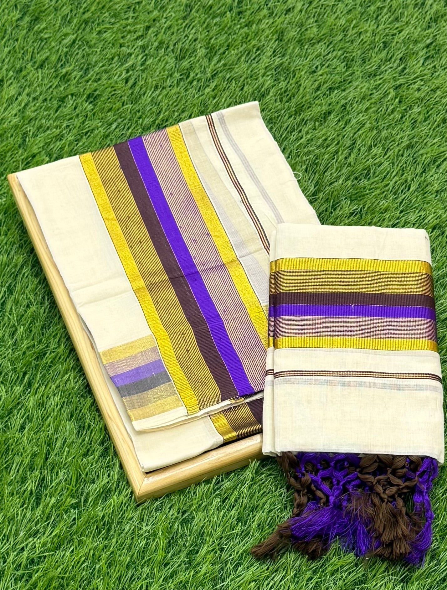 KASAVU COTTON STRIPE PATTERN SINGLE SET MUNDU (MUNDUM NERIYATHUM) - 2 X 2.80 MTRS - (OFF WHITE)