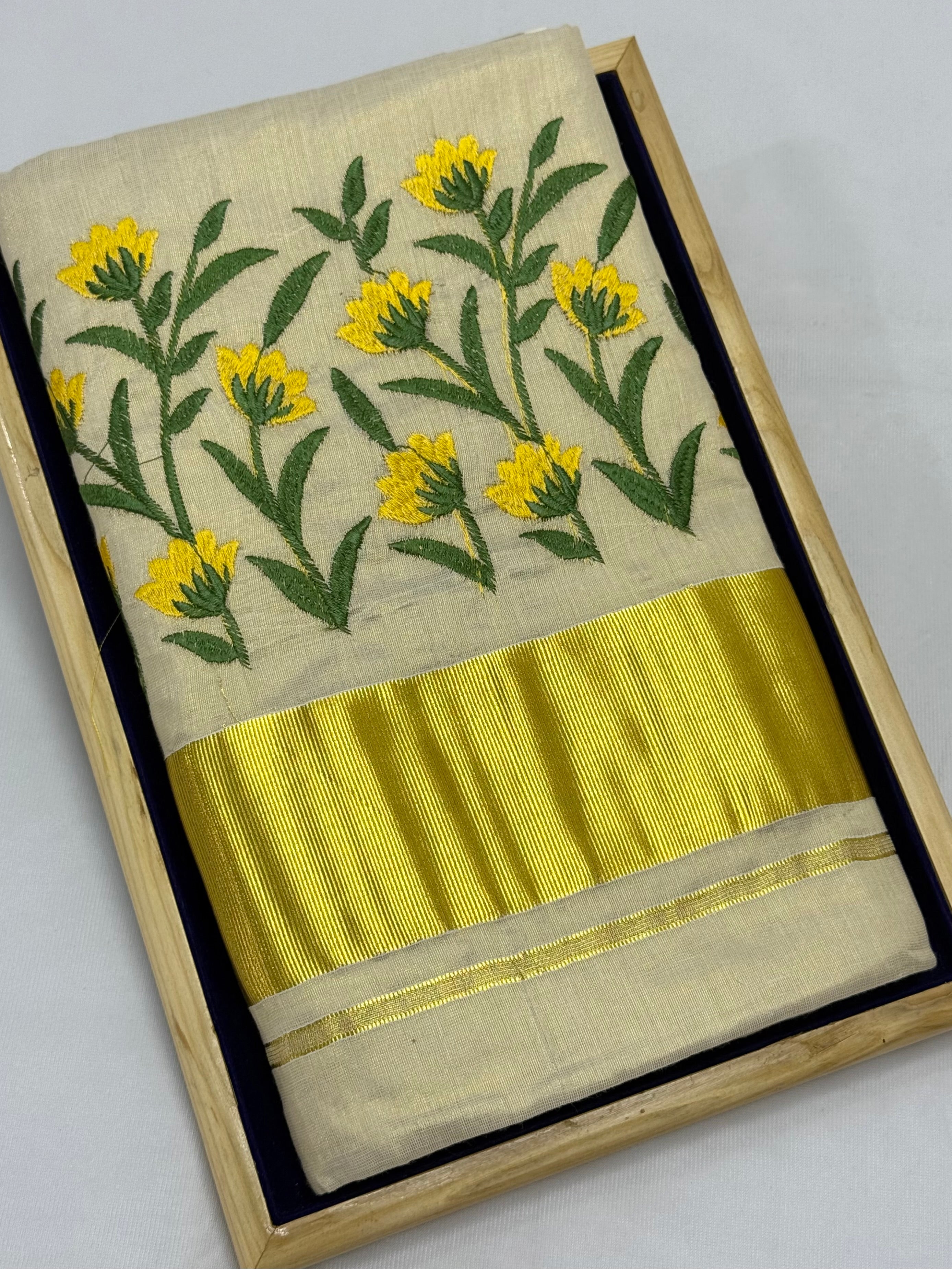 KERALA KASAVU TISSUE SILK EMBROIDERY  SAREE - (GOLD,CREAM)