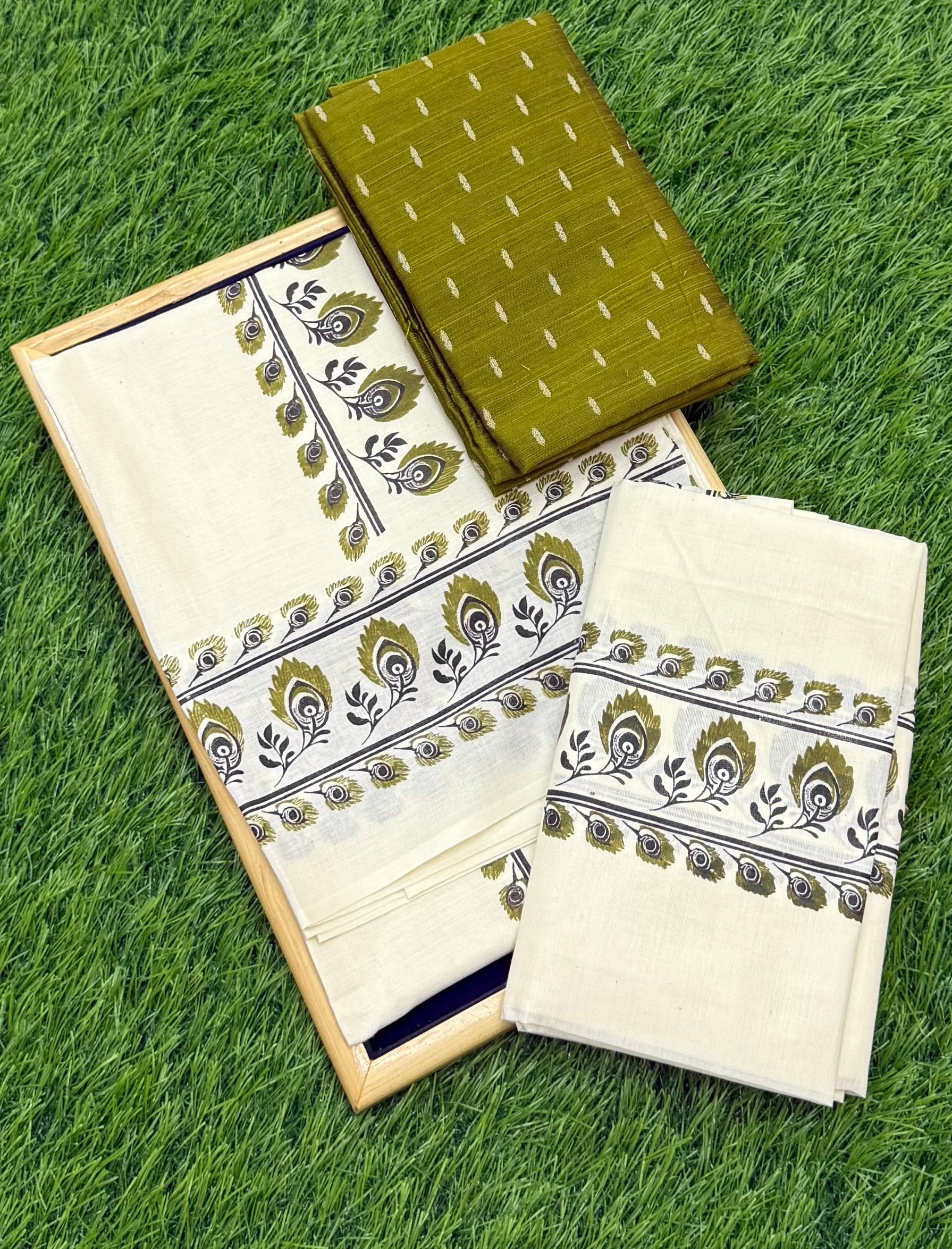 FANCY PRINTED SINGLE SET MUNDU (MUNDUM NERIYATHUM) WITH BLOUSE PIECE - 2 X 2.80 MTRS