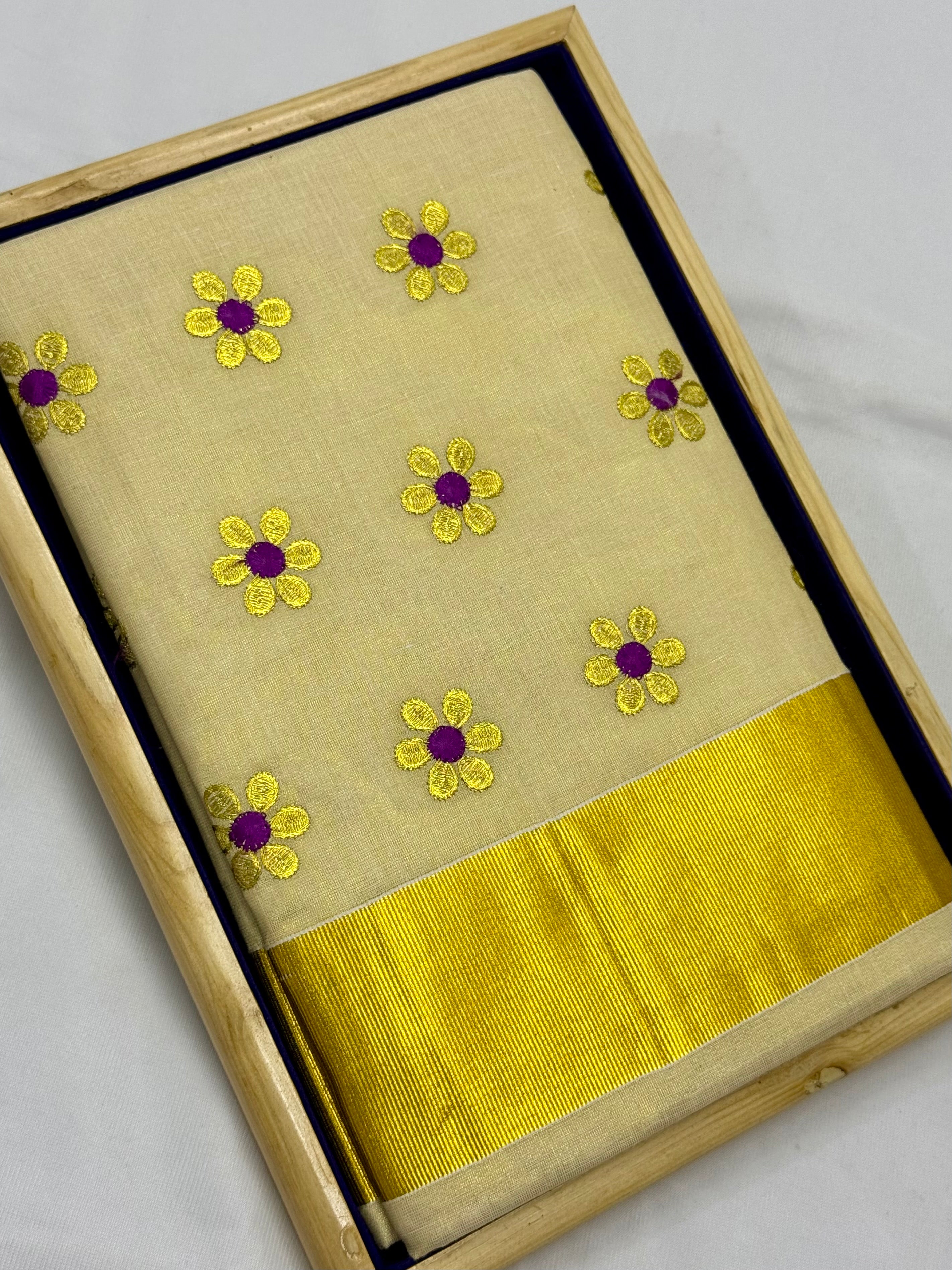 KERALA KASAVU TISSUE SILK EMBROIDERY  SAREE - (GOLD,CREAM)