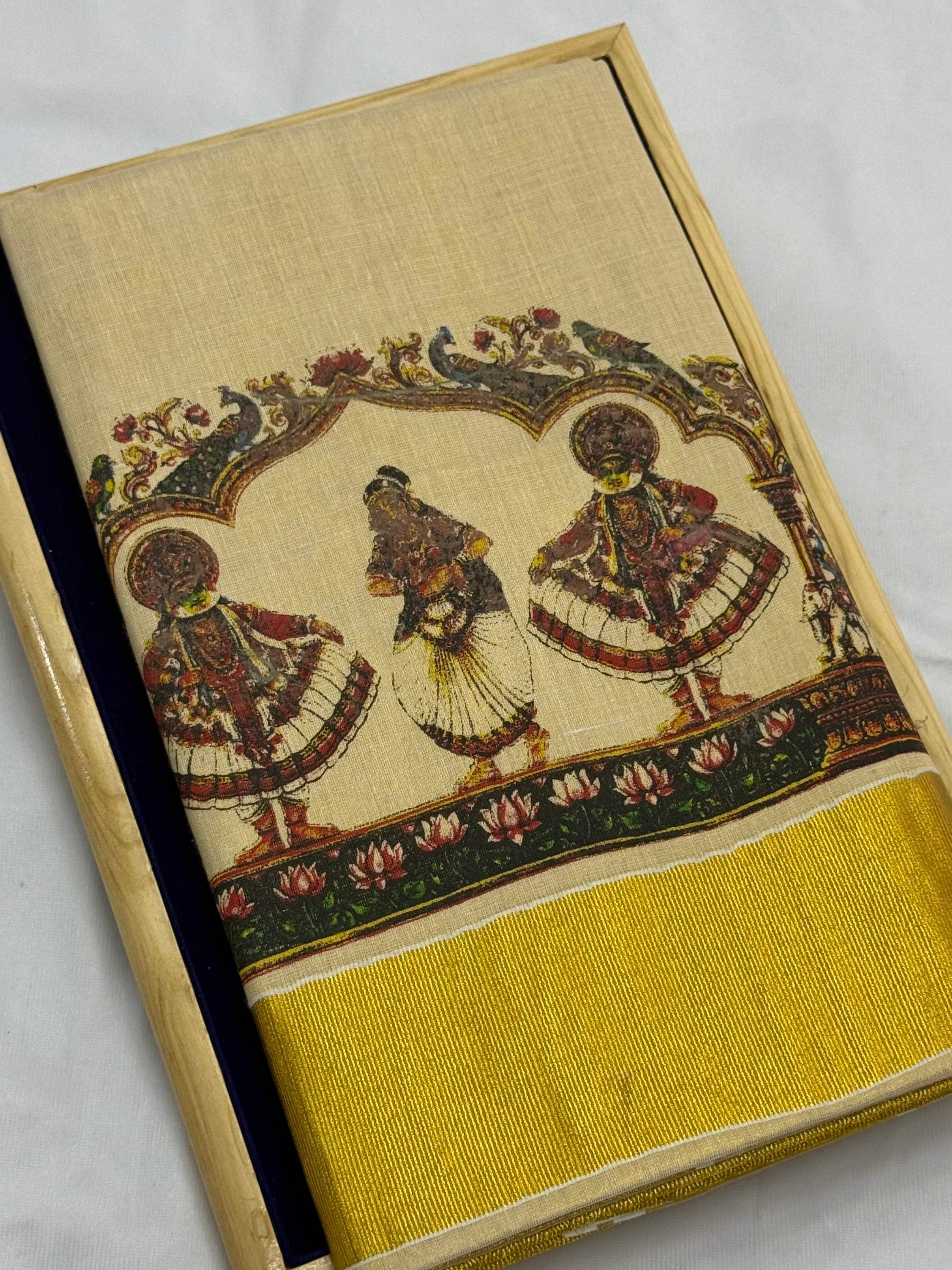 MURAL ART KASAVU TISSUE KERALA SAREE (GOLD,CREAM)