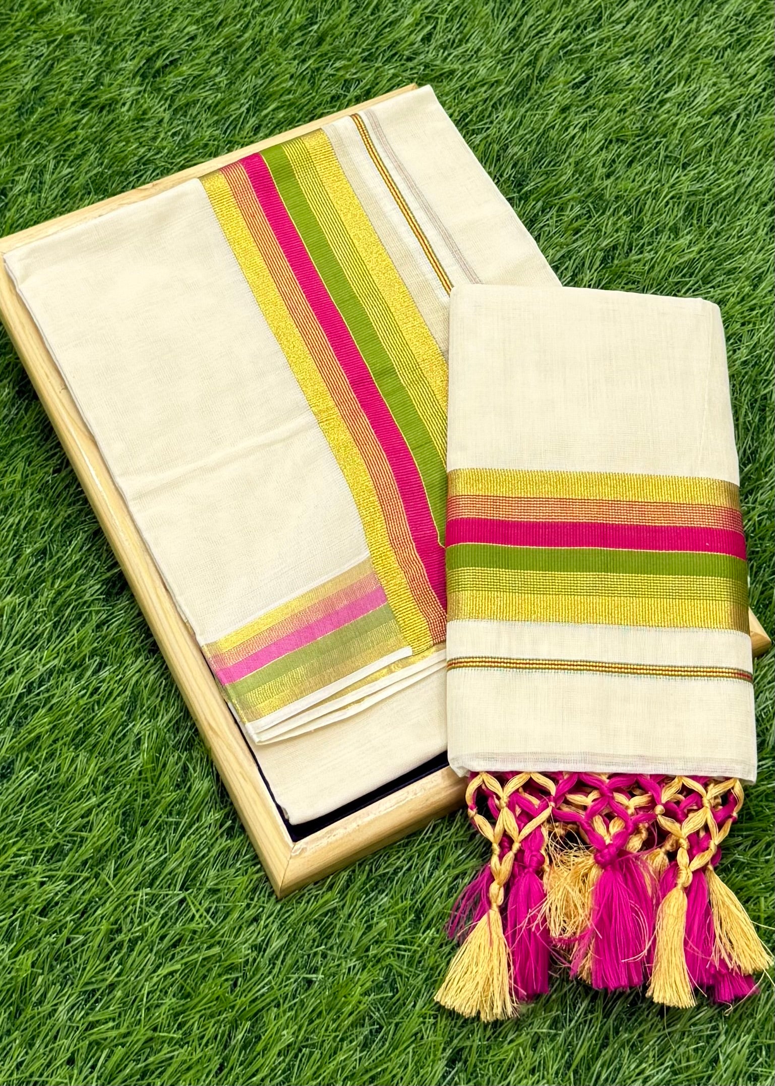 KASAVU COTTON FANCY BORDER SINGLE SET MUNDU (MUNDUM NERIYATHUM) - 2 X 2.80 MTRS - (OFF WHITE)