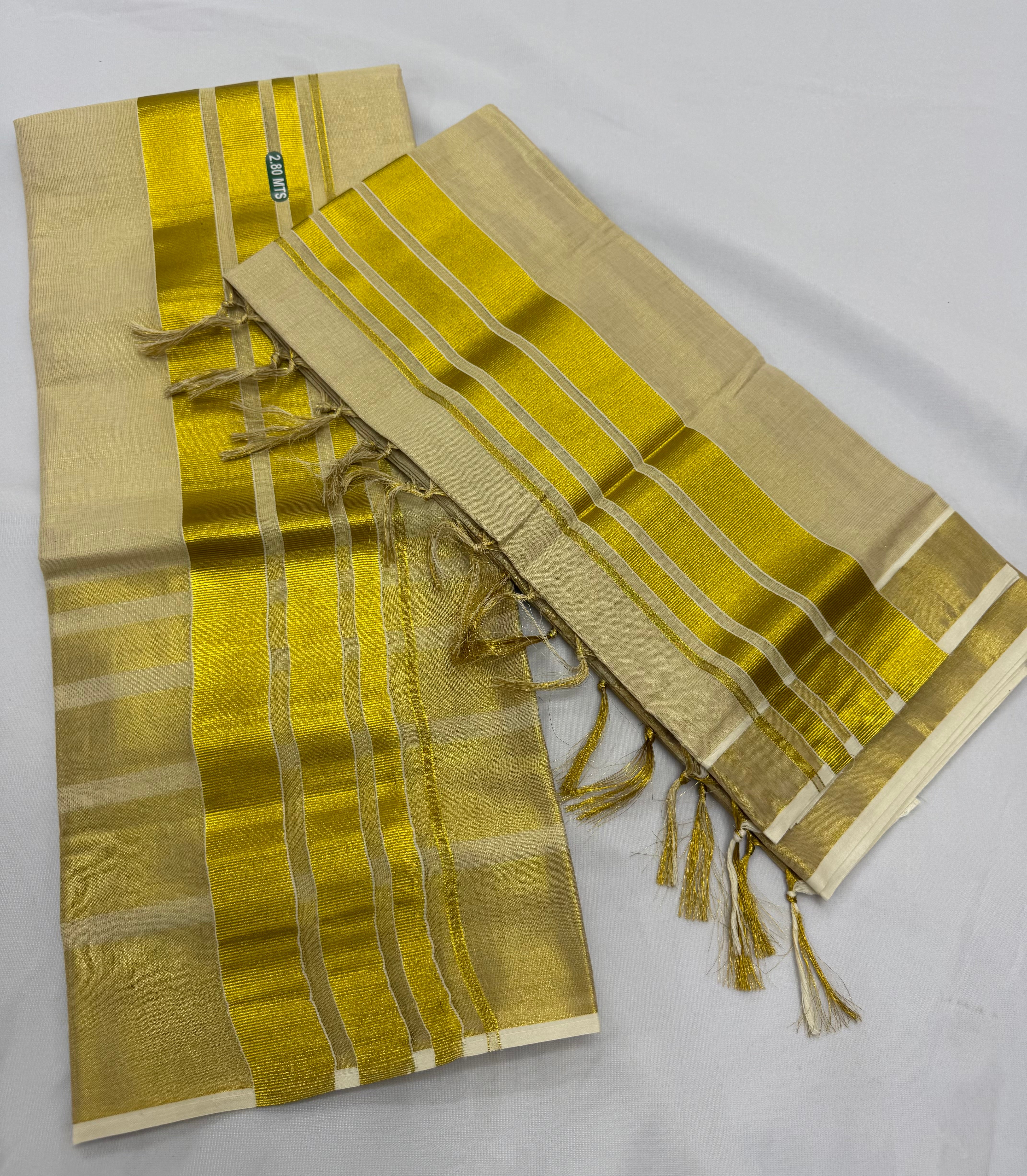 PREMIUM STRIPES TISSUE SINGLE SET MUNDU (MUNDUM NERIYATHUM) - 2 X 2.80 MTRS - (CREAM,GOLD)