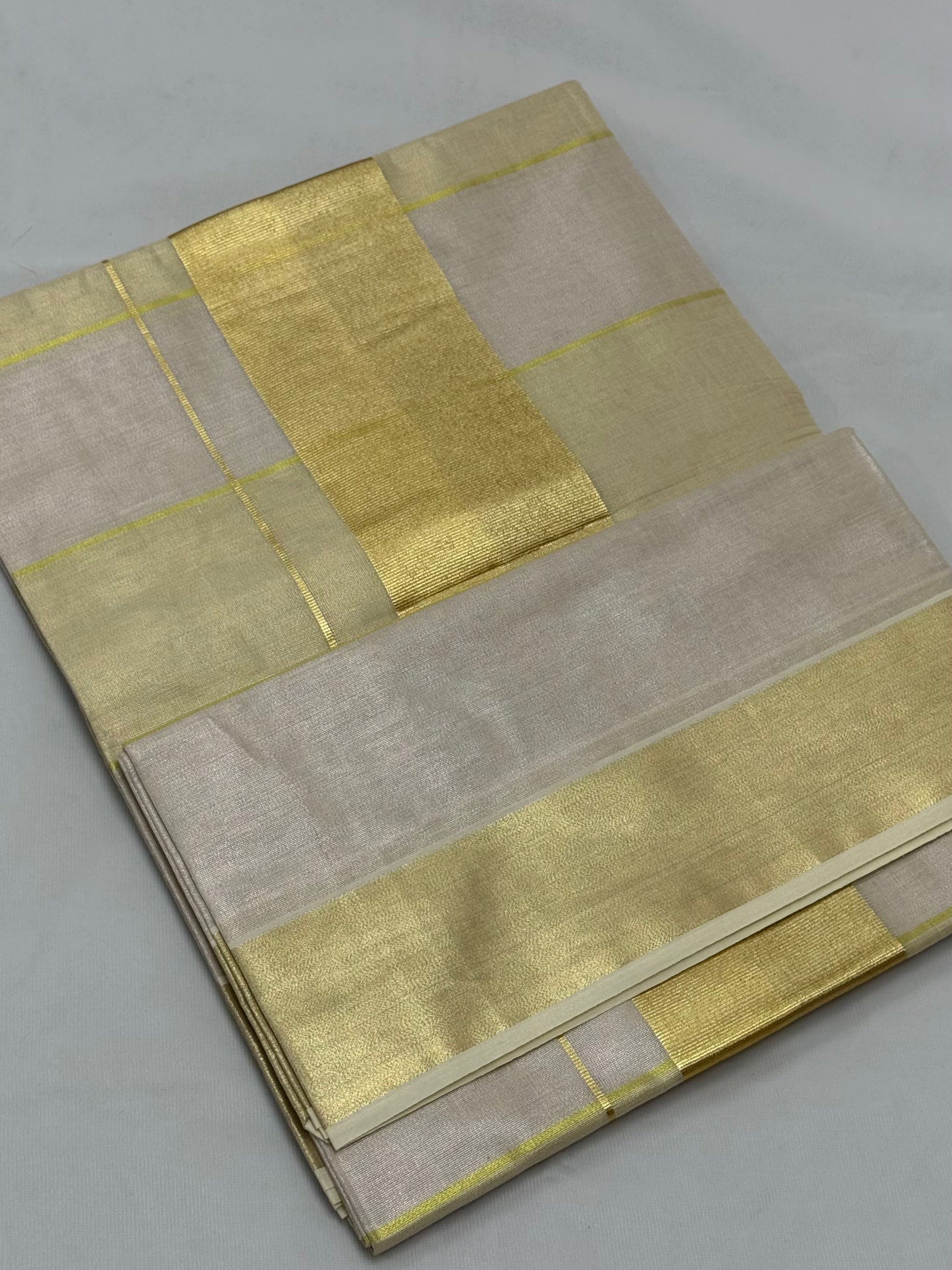 PREMIUM KERALA DUAL TONE KASAVU TISSUE SAREE - (BEIGE,GOLD)