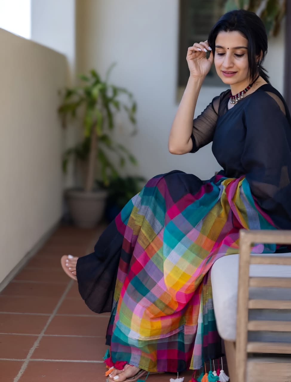 TRENDY MULTICOLOUR CHECKED TYPE SAREE
