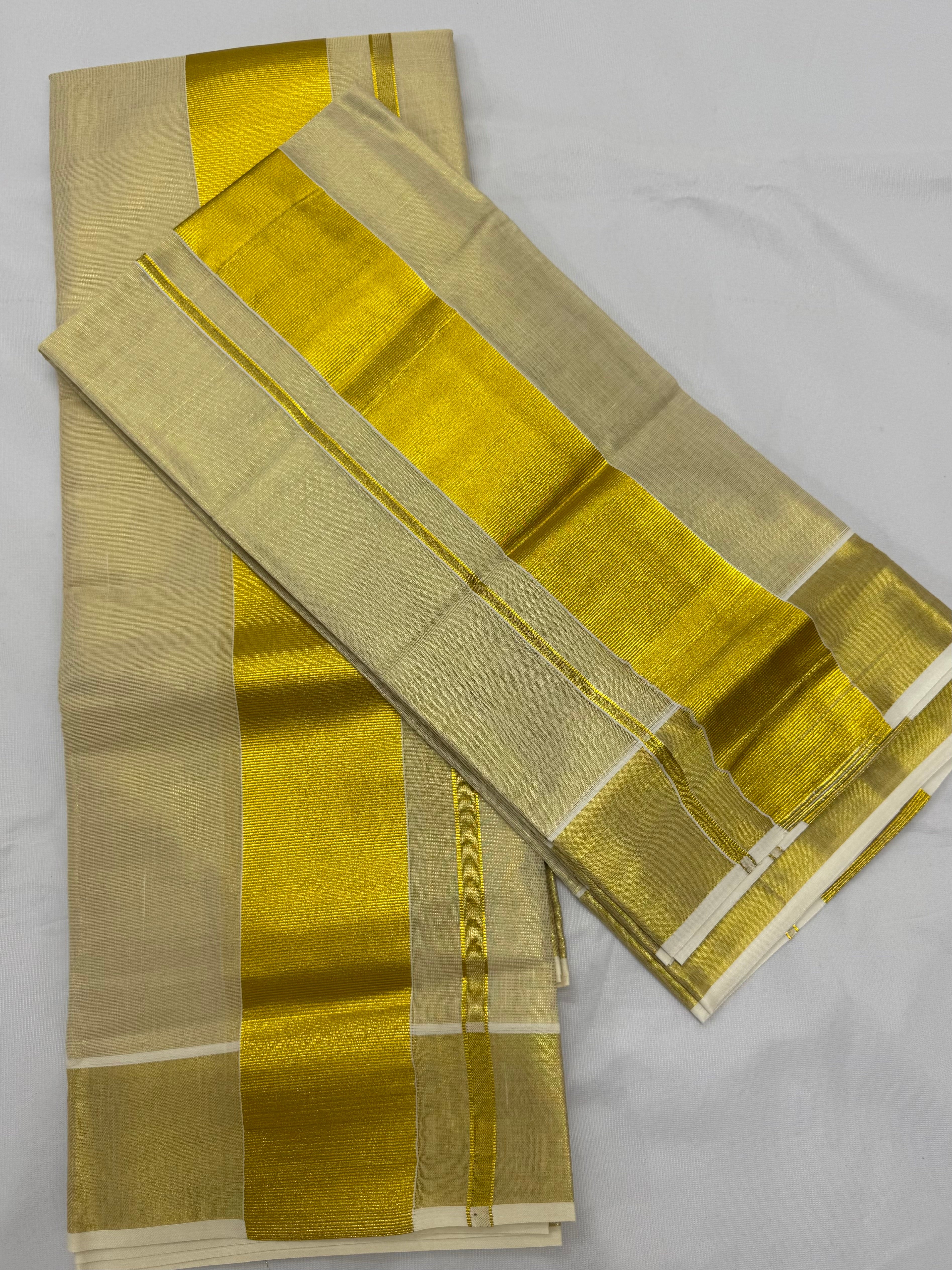 PREMIUM TISSUE DOUBLE SET MUNDU (MUNDUM NERIYATHUM) - 4 X 2.50 MTRS - (CREAM,GOLD)