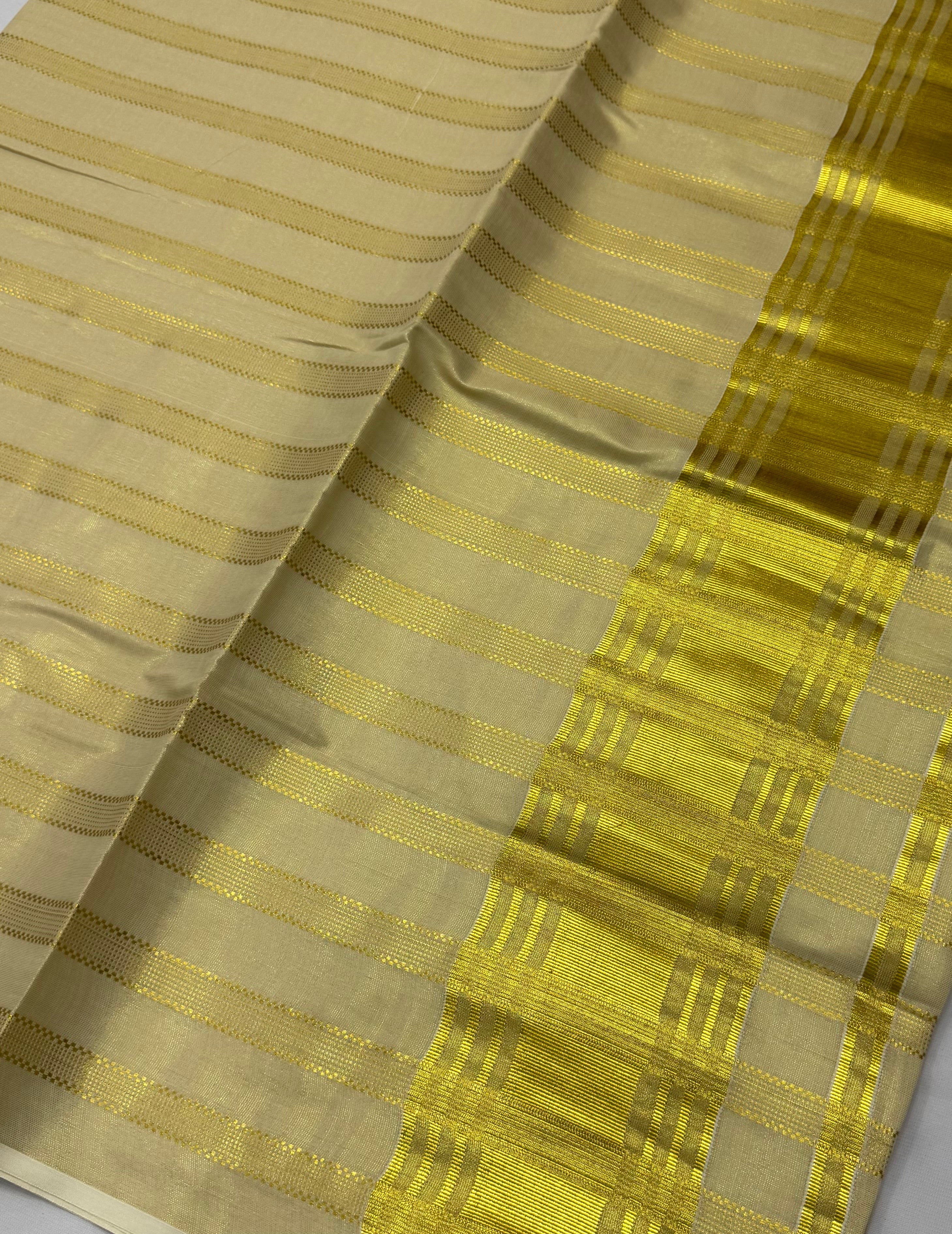 TRADITIONAL DUAL STRIPES KASAVU TISSUE SAREE - (CREAM,GOLD)
