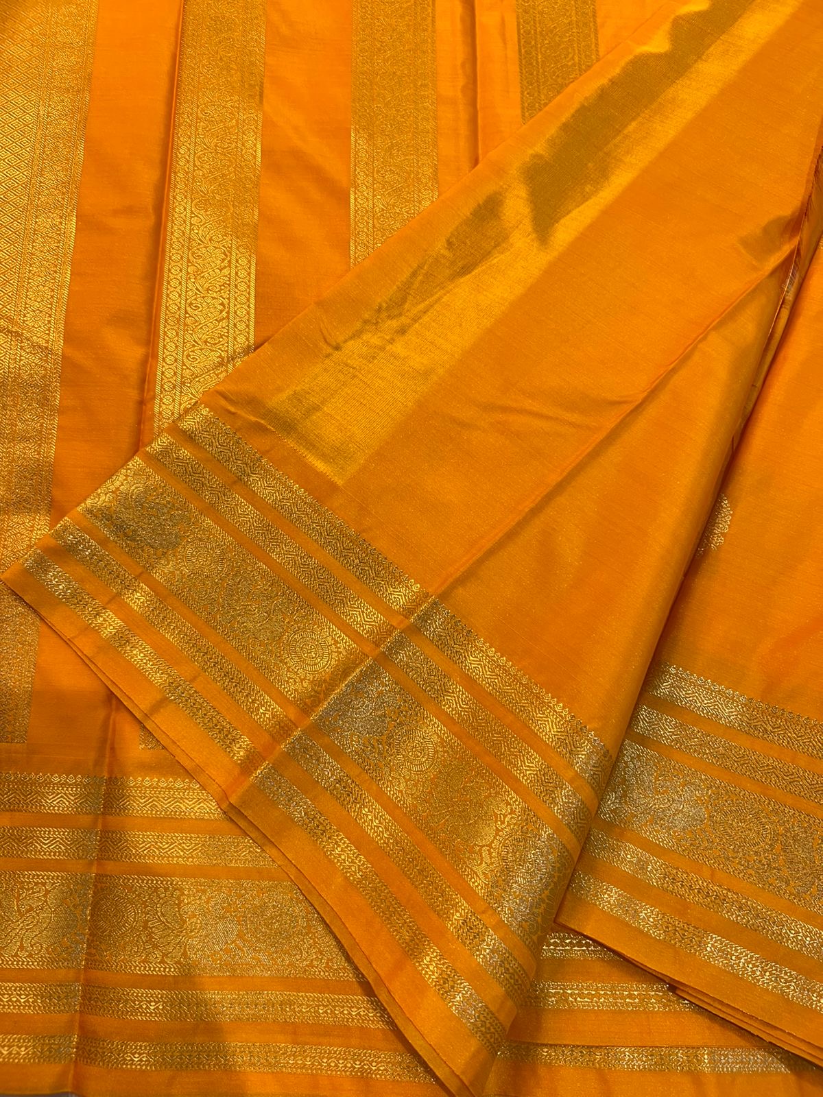 PREMIUM SEMI KANCHI SILK SAREE - BUMBLEBEE