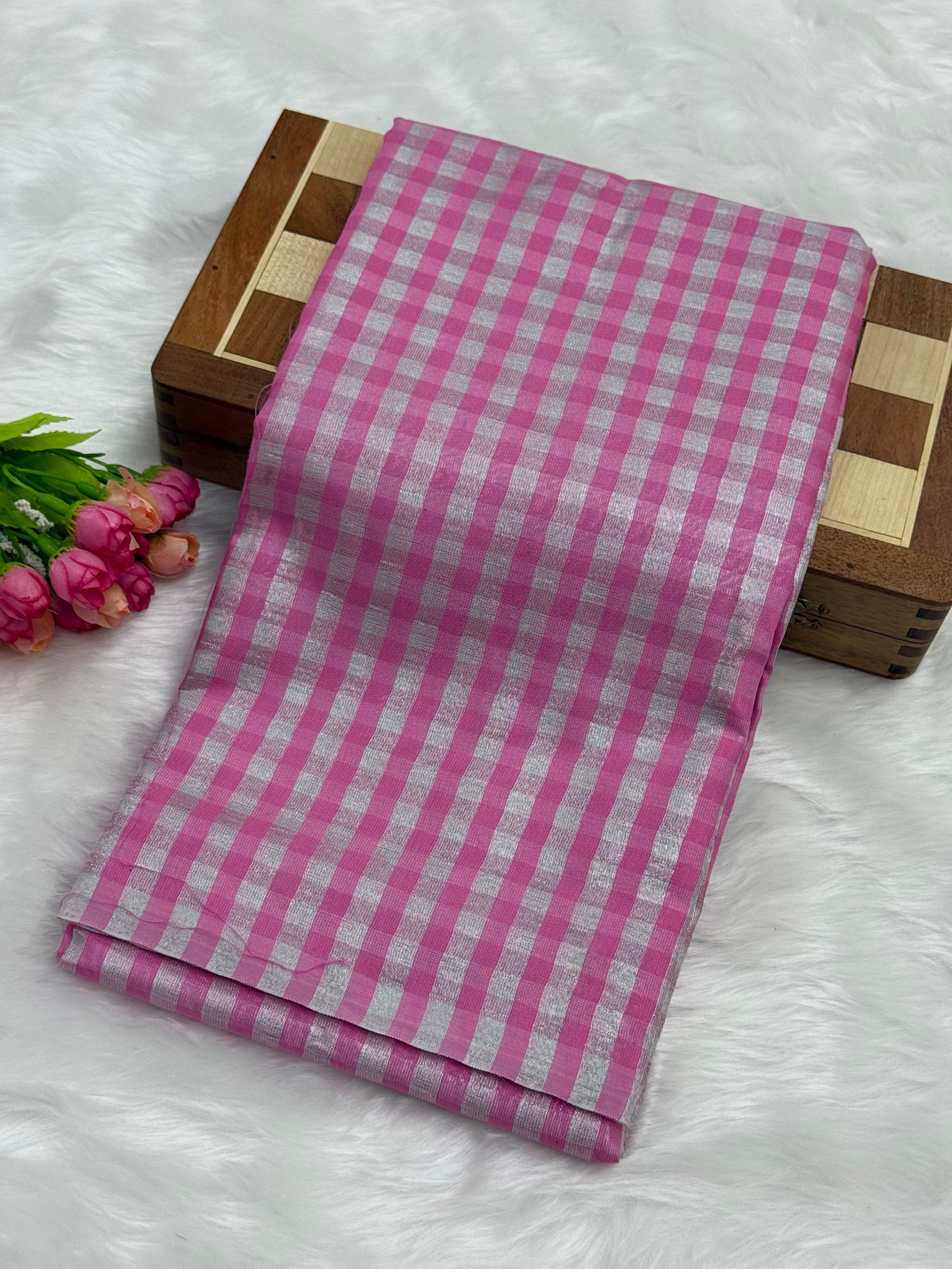 NAYANTHARA MA'AM INSPIRED CHECKERED WEAVE SAREE - PINK