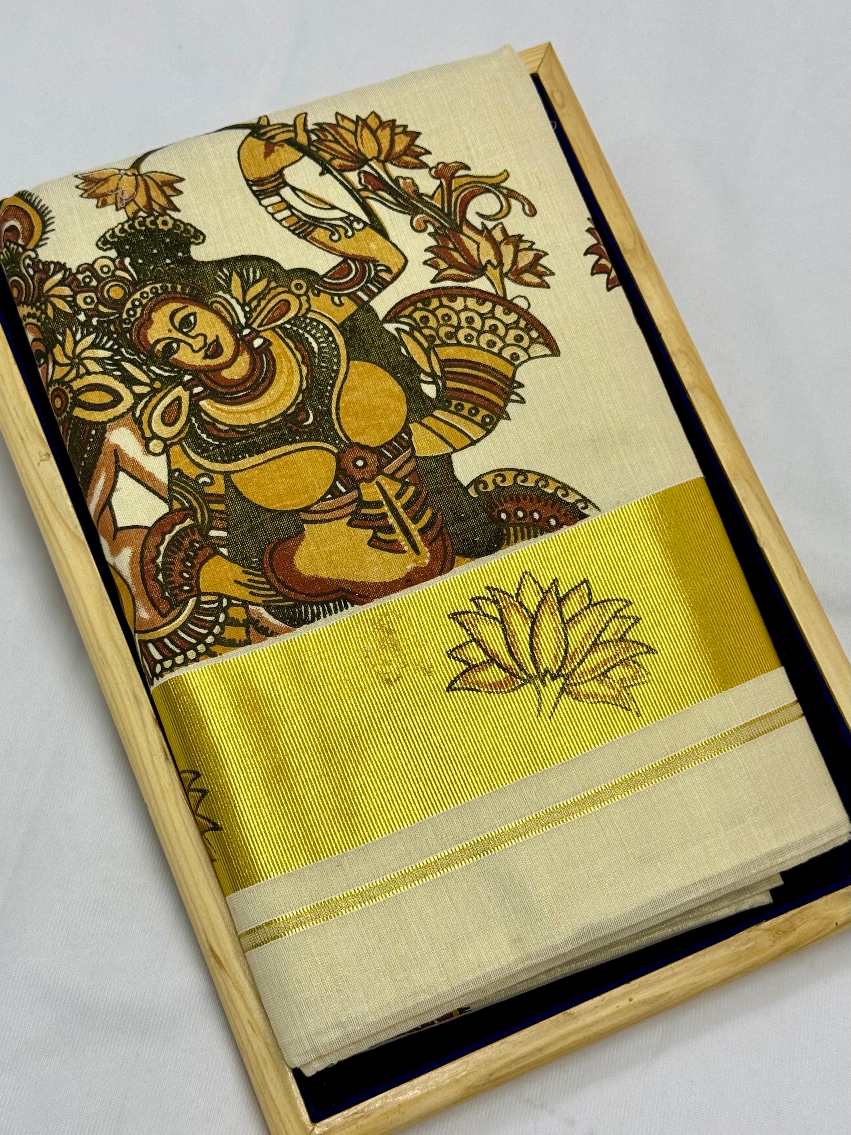 MURAL ART KASAVU TISSUE KERALA SAREE (GOLD,CREAM)