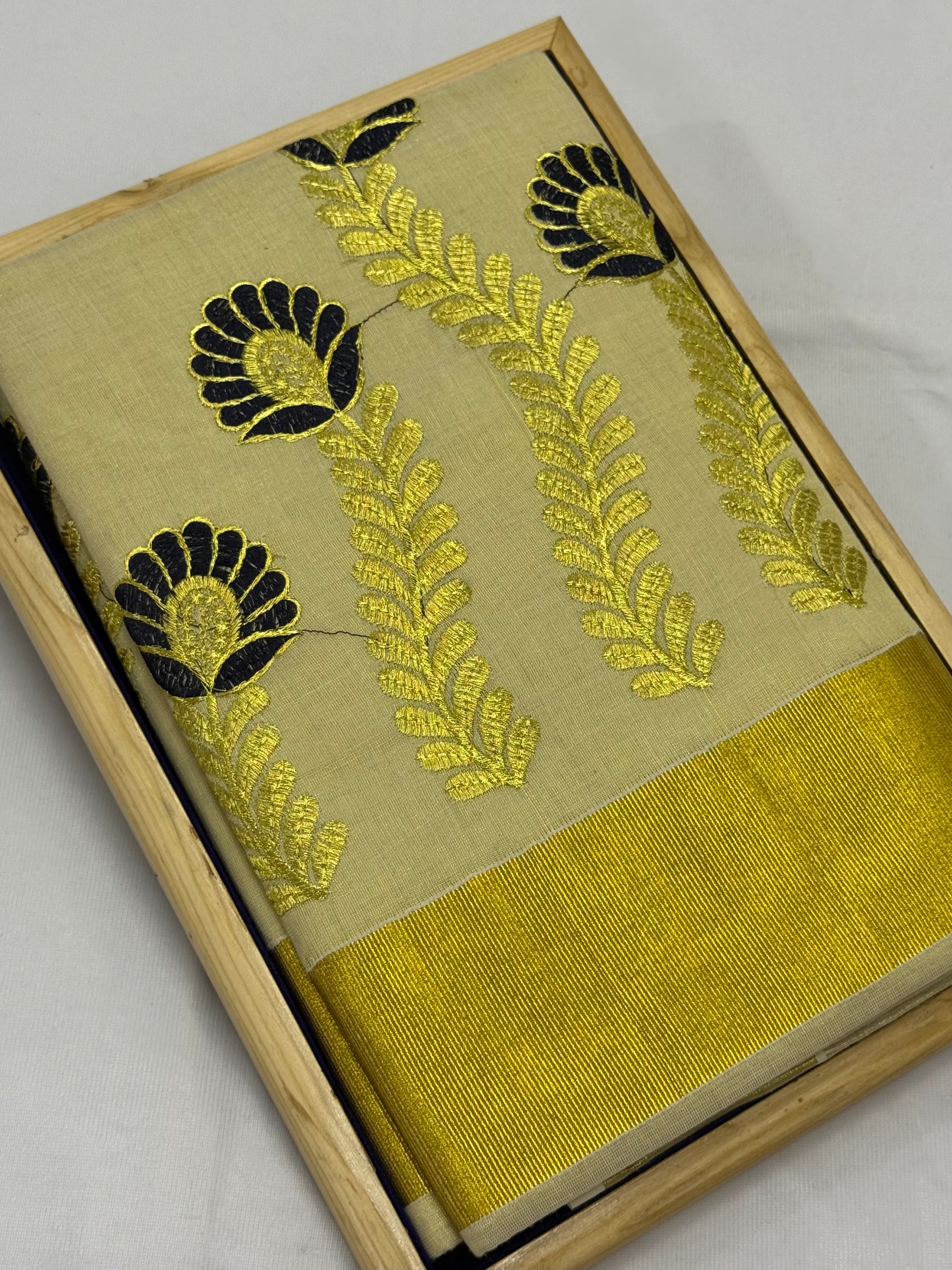 KERALA KASAVU TISSUE SILK EMBROIDERY  SAREE - (GOLD,CREAM)