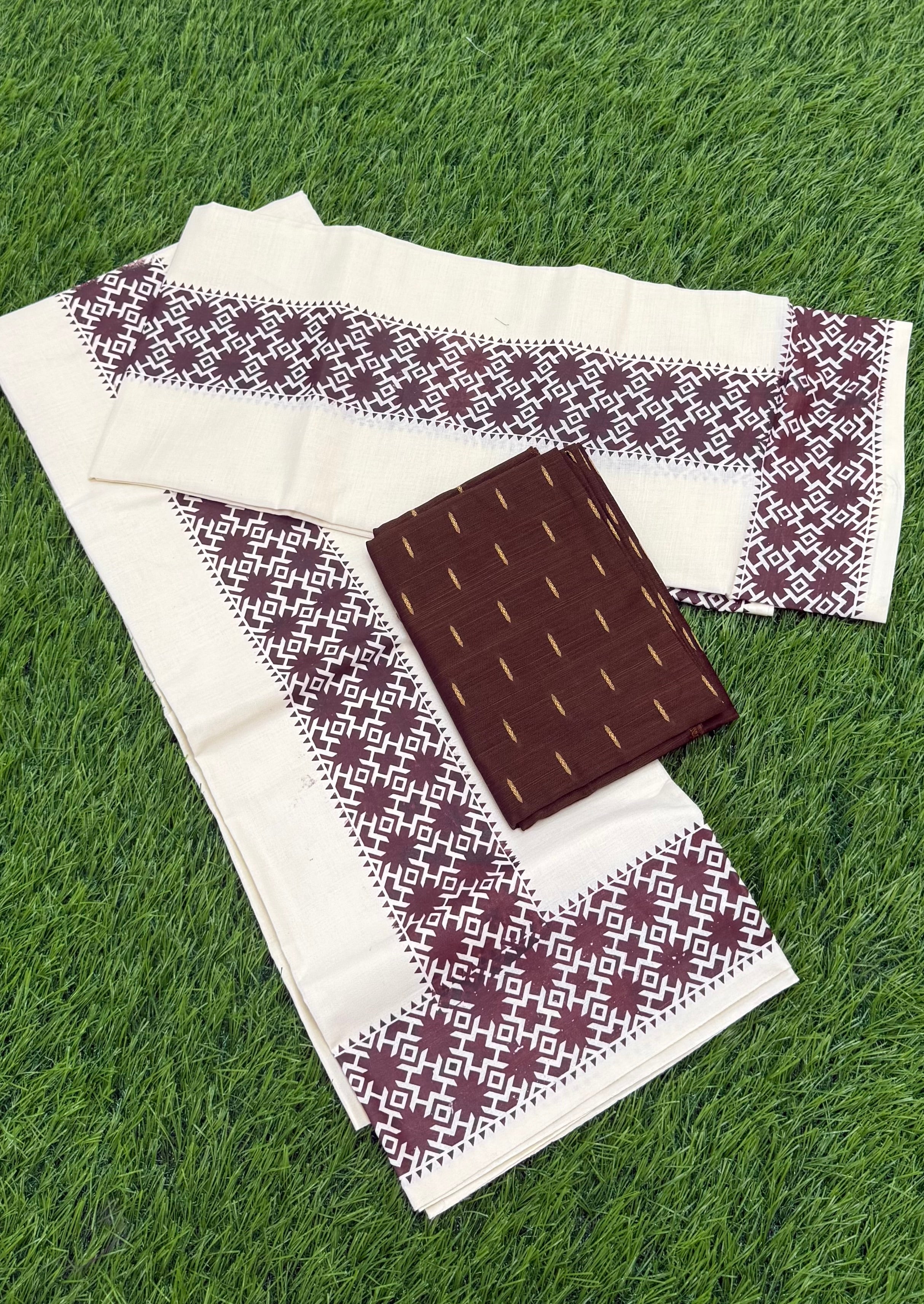 FANCY PRINTED SINGLE SET MUNDU (MUNDUM NERIYATHUM) WITH BLOUSE PIECE - 2 X 2.80 MTRS