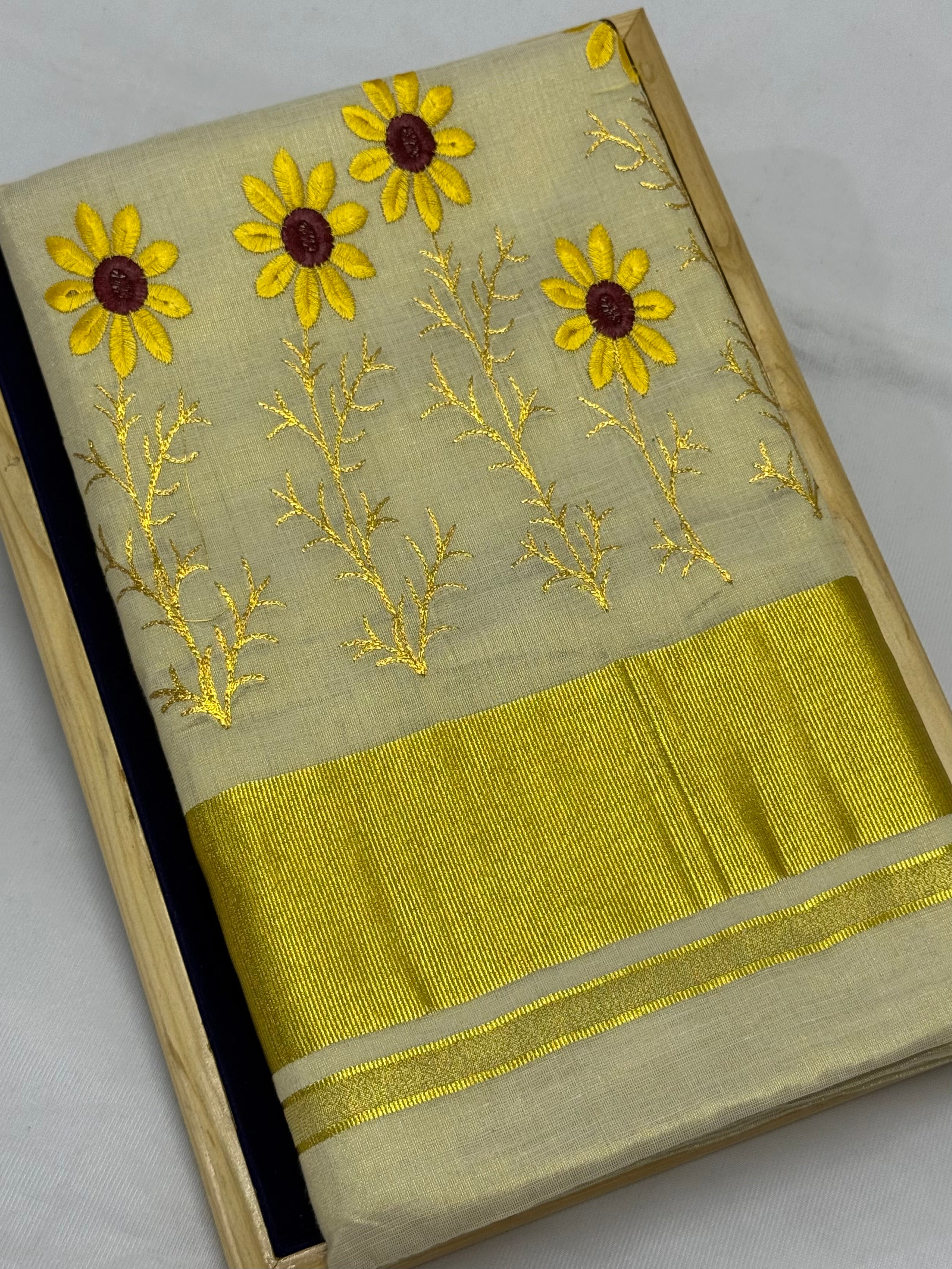 KERALA KASAVU TISSUE SILK EMBROIDERY  SAREE - (GOLD,CREAM)