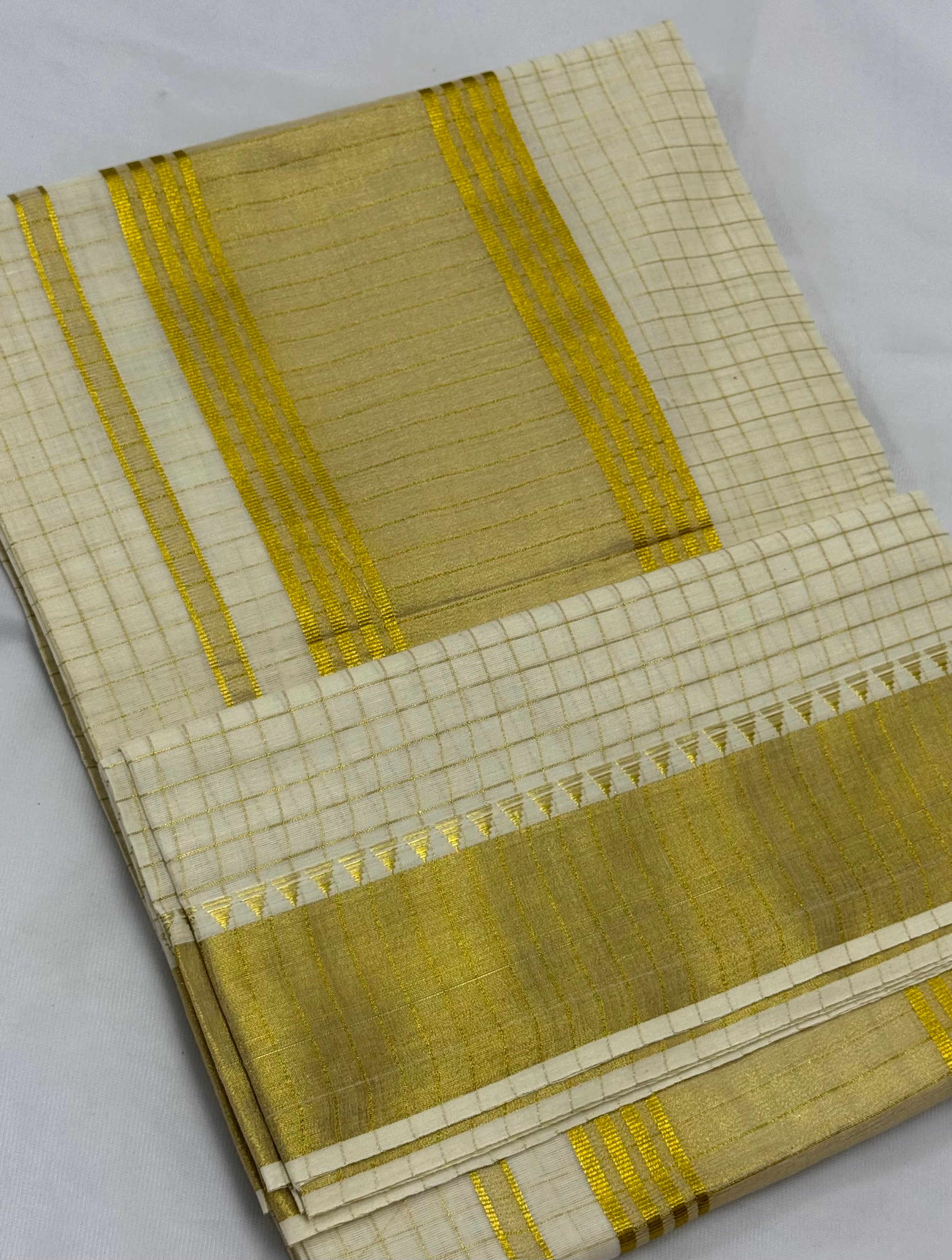 CHECKED KERALA KASAVU TISSUE SAREE - (GOLD,OFF WHITE)