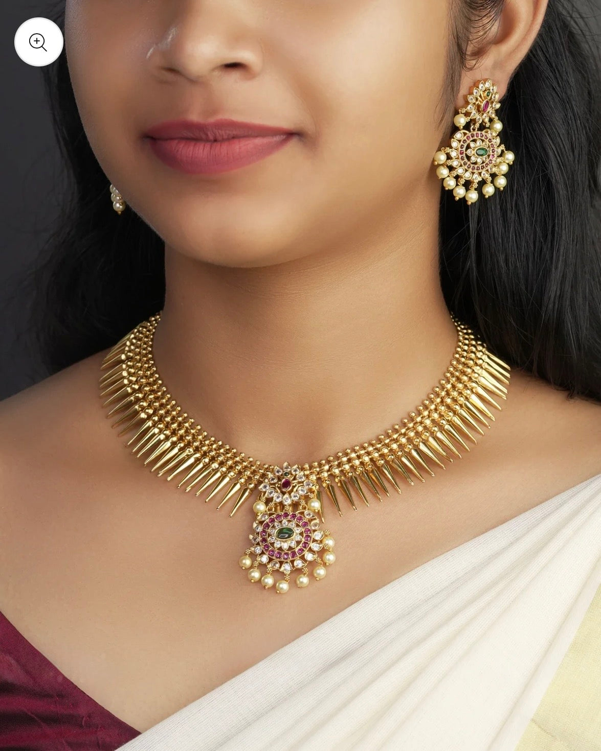 GOLD TONED MULLAMOTTU STONE PEARL NECKLACE - WHITE+RUBY+GREEN