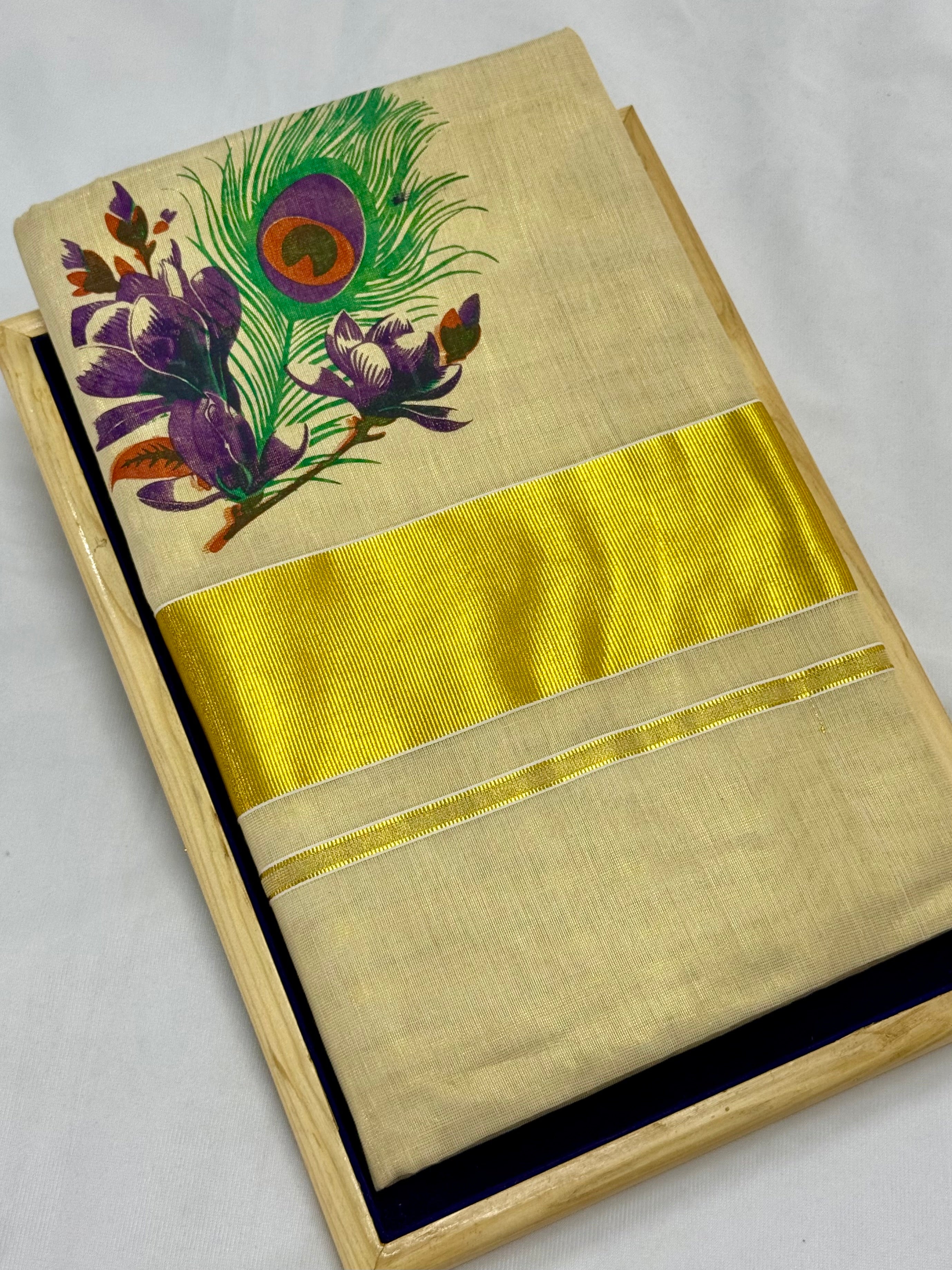 MURAL ART KASAVU TISSUE KERALA SAREE (GOLD,CREAM)