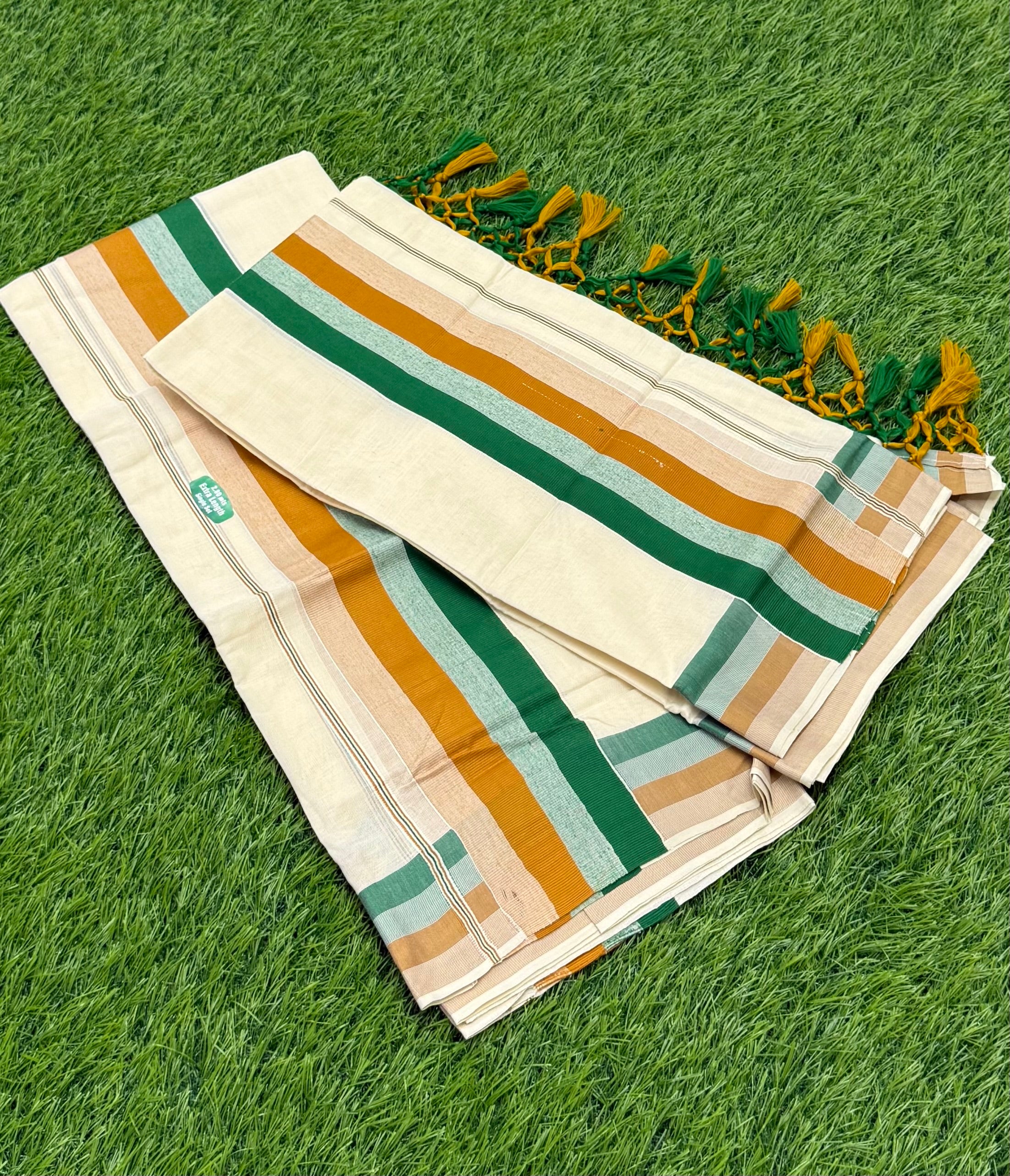 KASAVU COTTON KARA BORDER SINGLE SET MUNDU (MUNDUM NERIYATHUM) - 2 X 2.80 MTRS - (OFF WHITE)