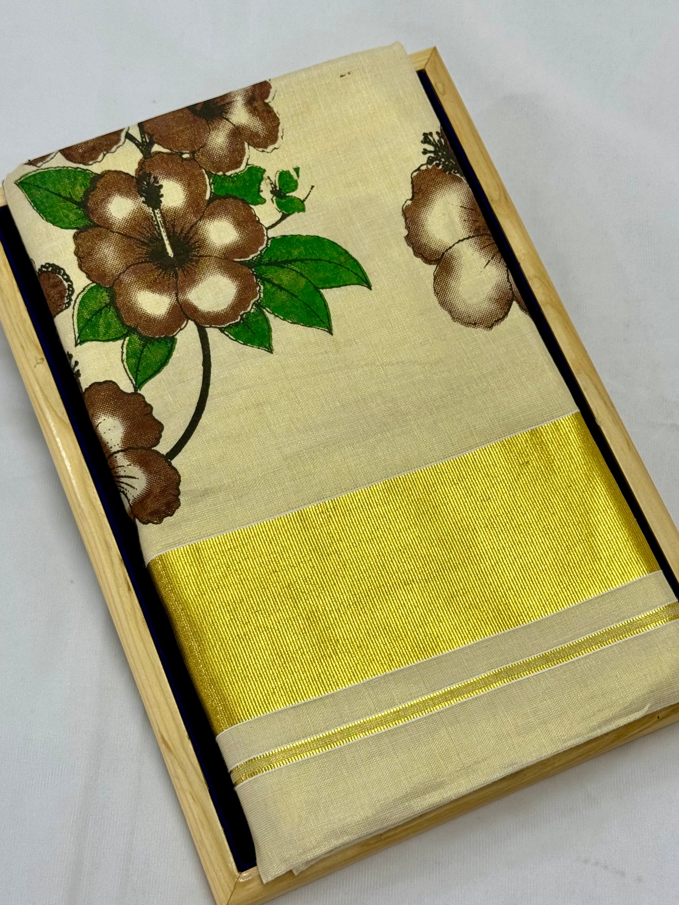 MURAL ART KASAVU TISSUE KERALA SAREE (GOLD,CREAM)